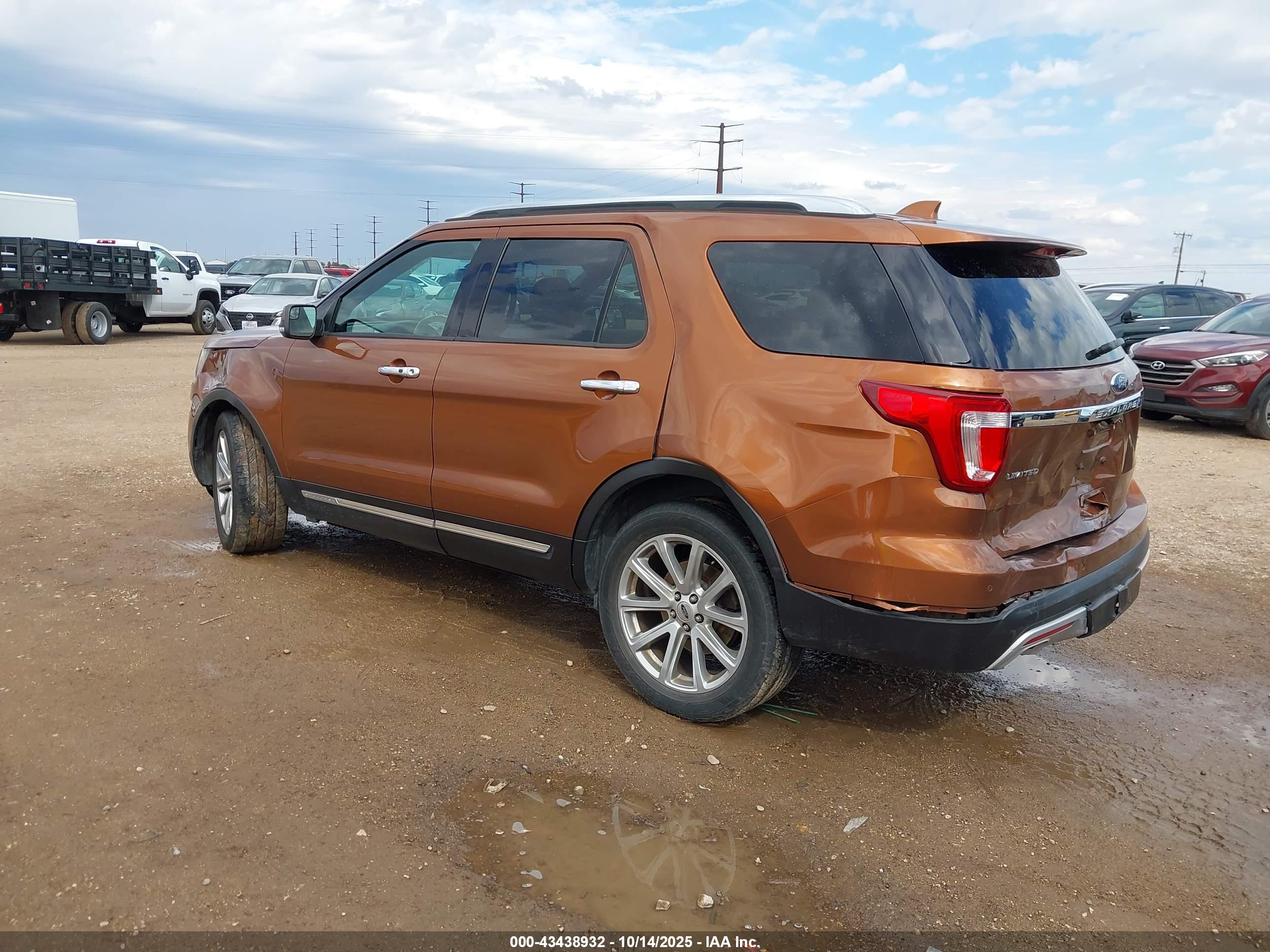 FORD EXPLORER image 3
