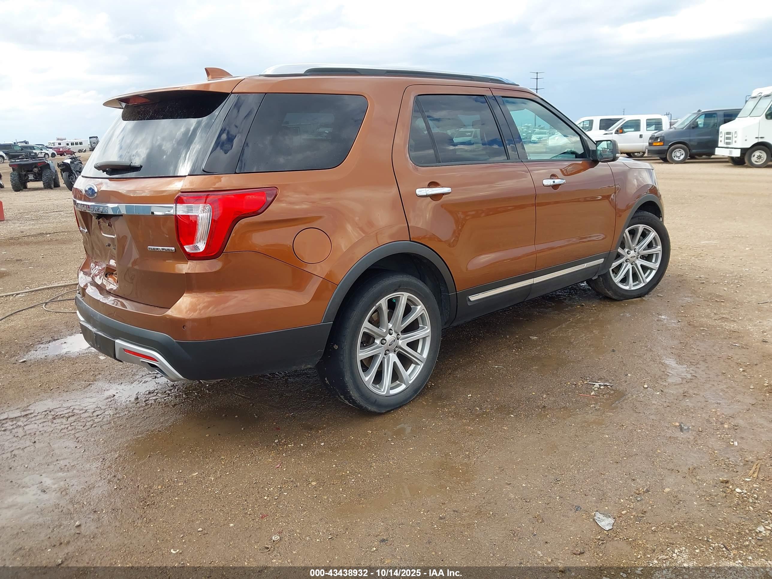 FORD EXPLORER image 4