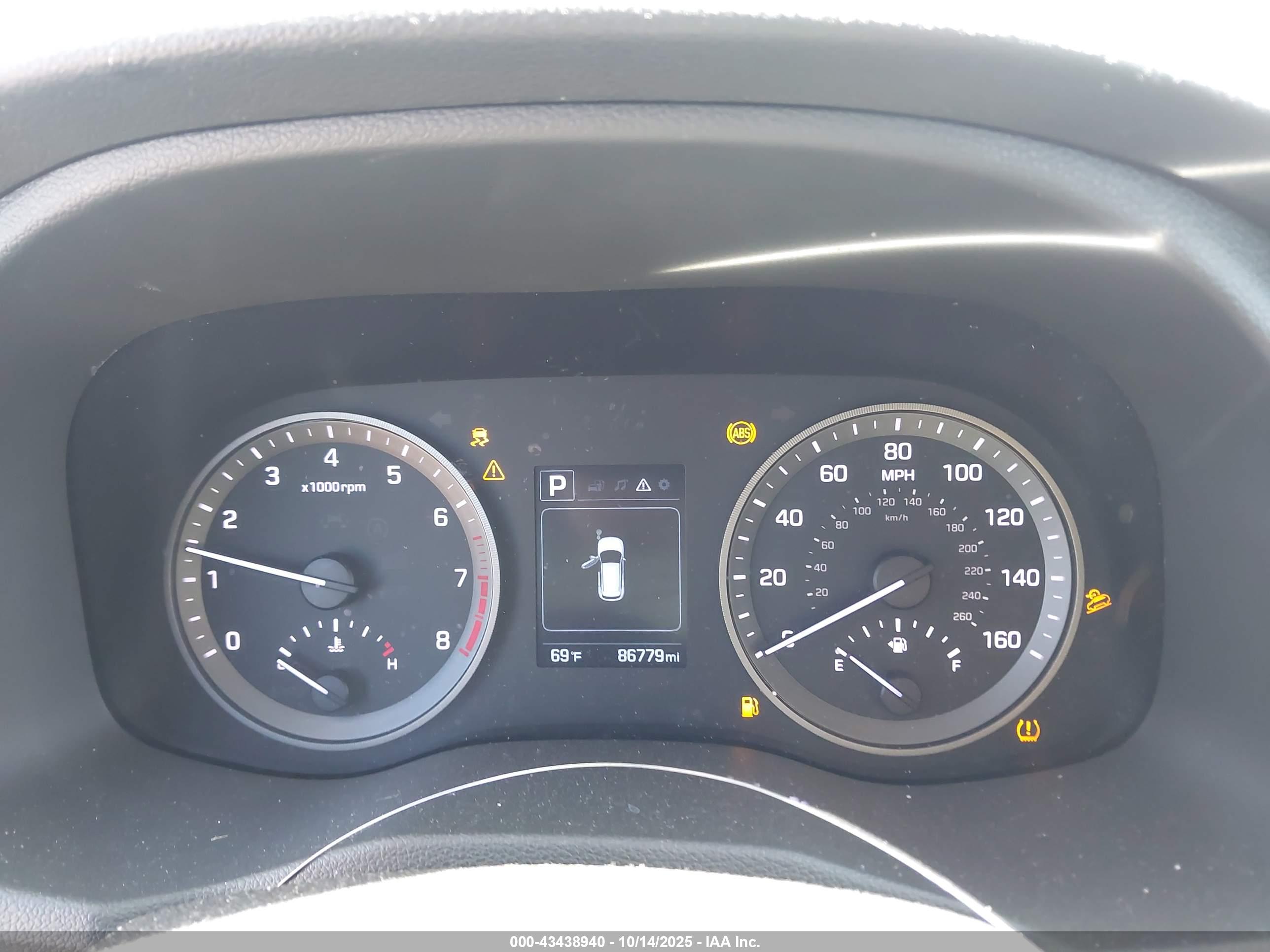 HYUNDAI TUCSON image 7