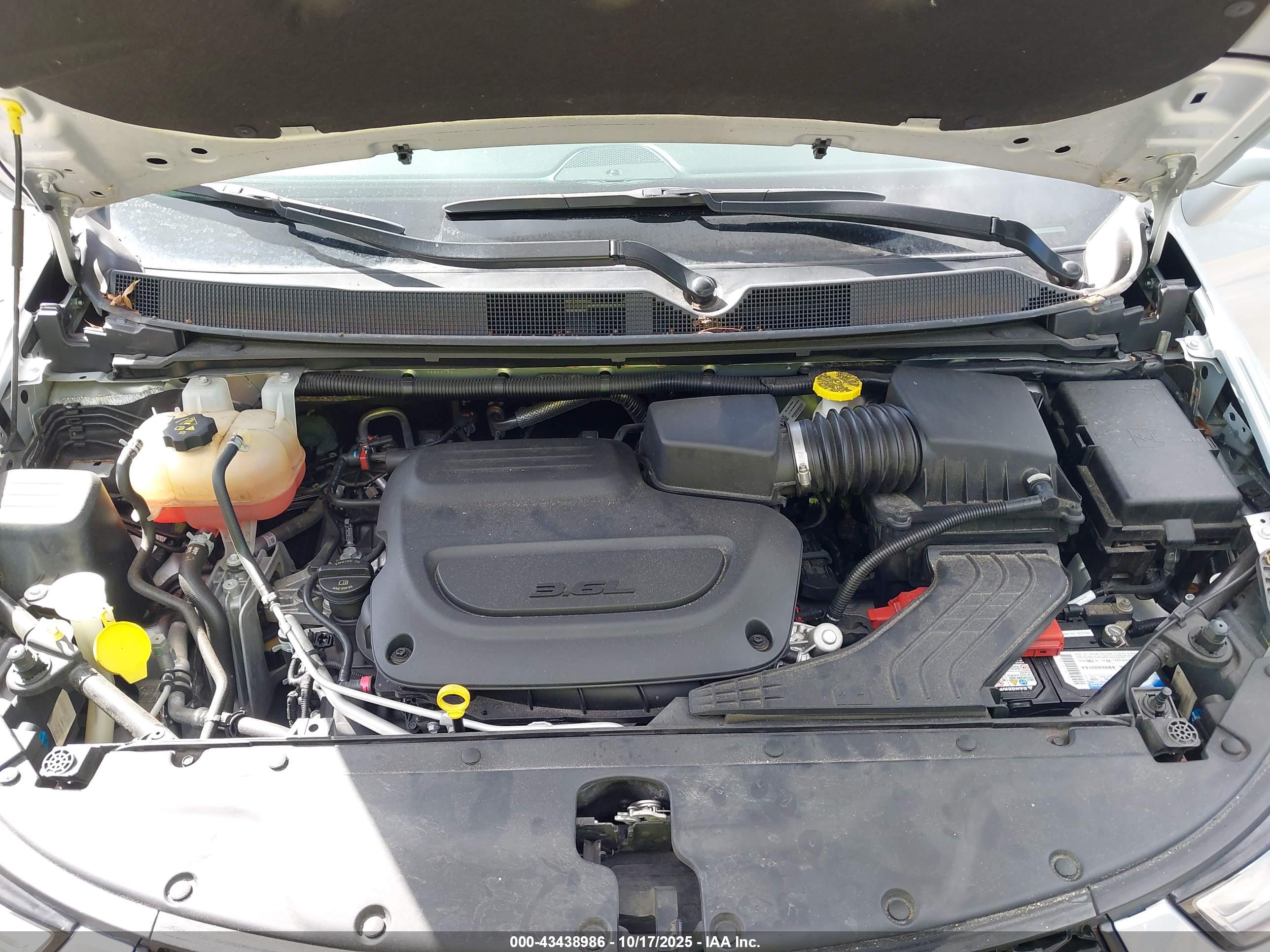 CHRYSLER PACIFICA image 10