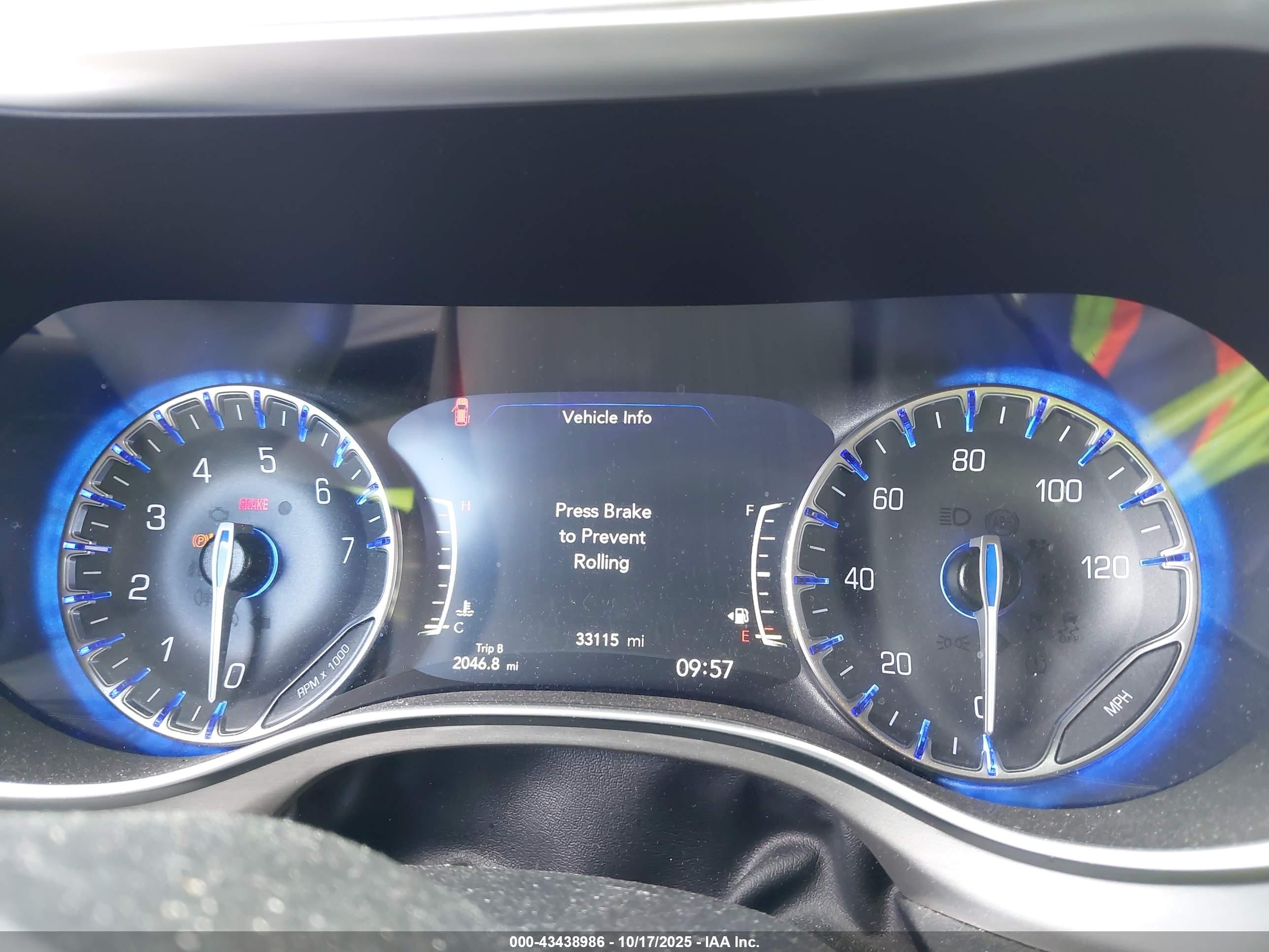 CHRYSLER PACIFICA image 7