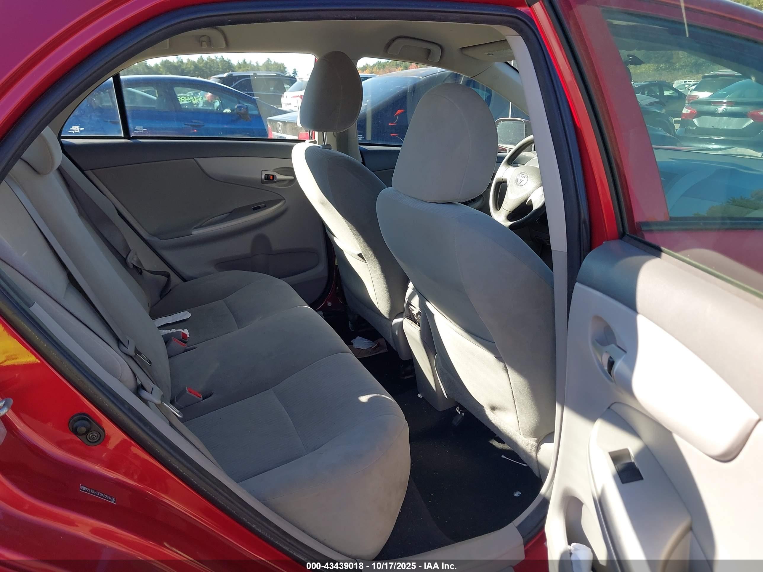 TOYOTA COROLLA image 8