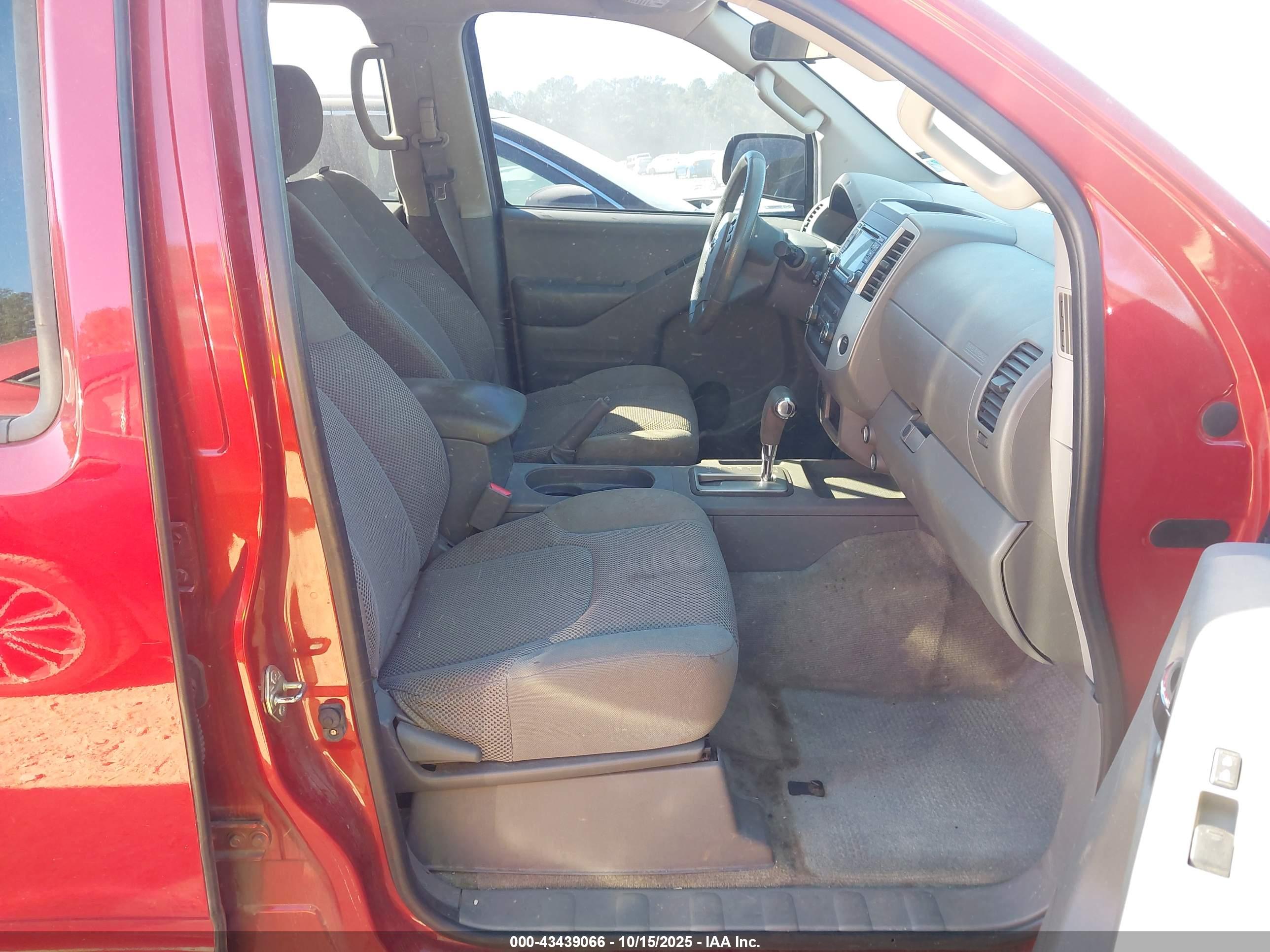 NISSAN FRONTIER image 5