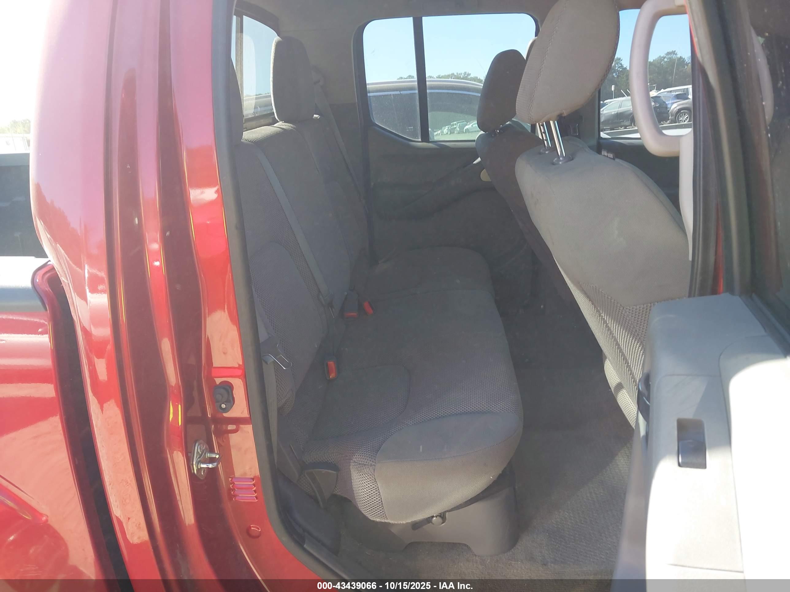 NISSAN FRONTIER image 8
