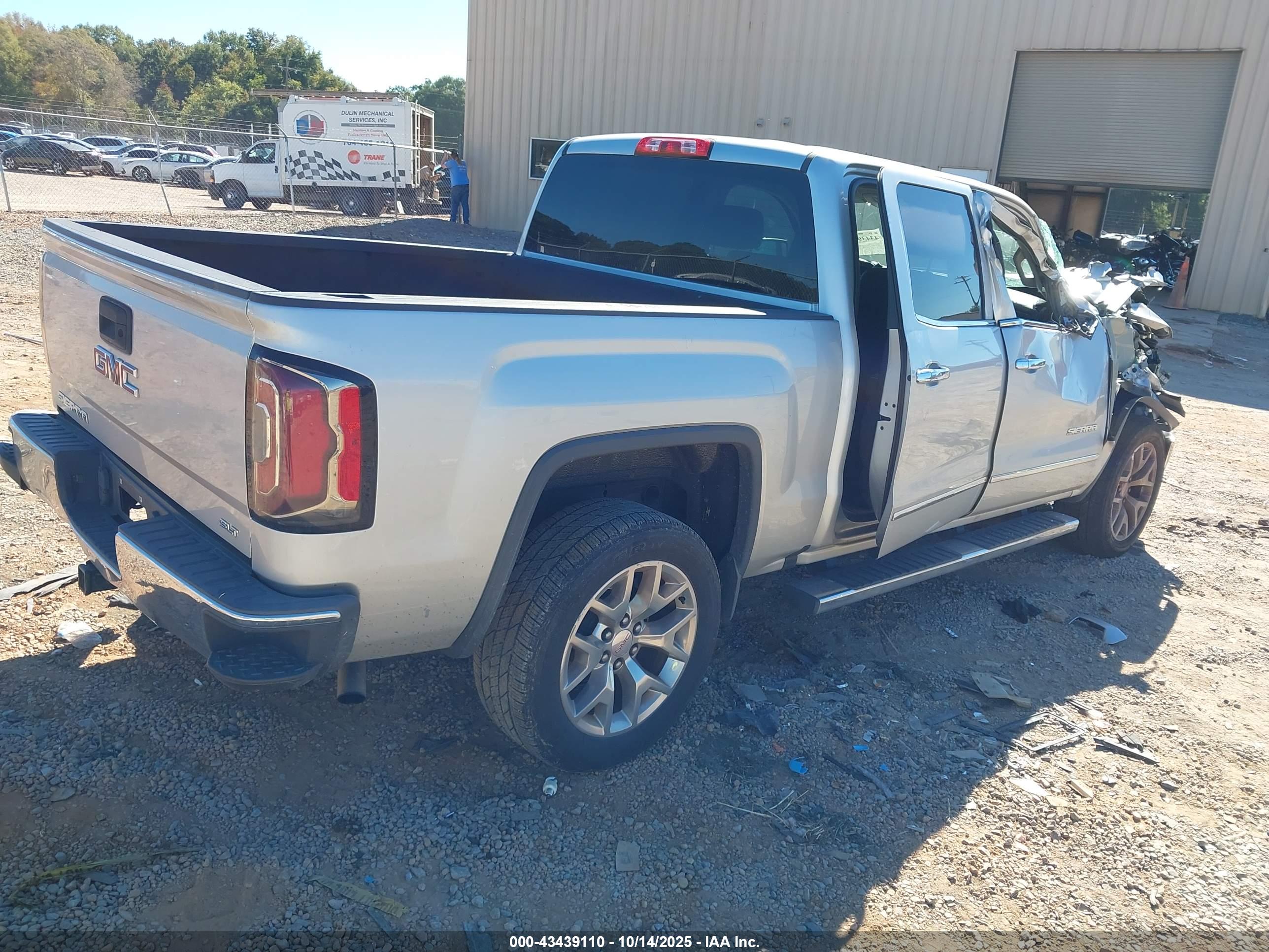GMC SIERRA image 4