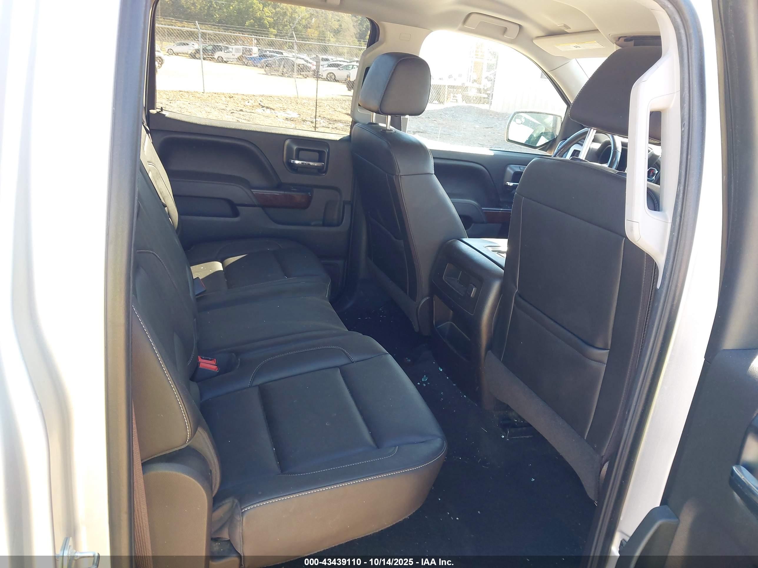 GMC SIERRA image 8