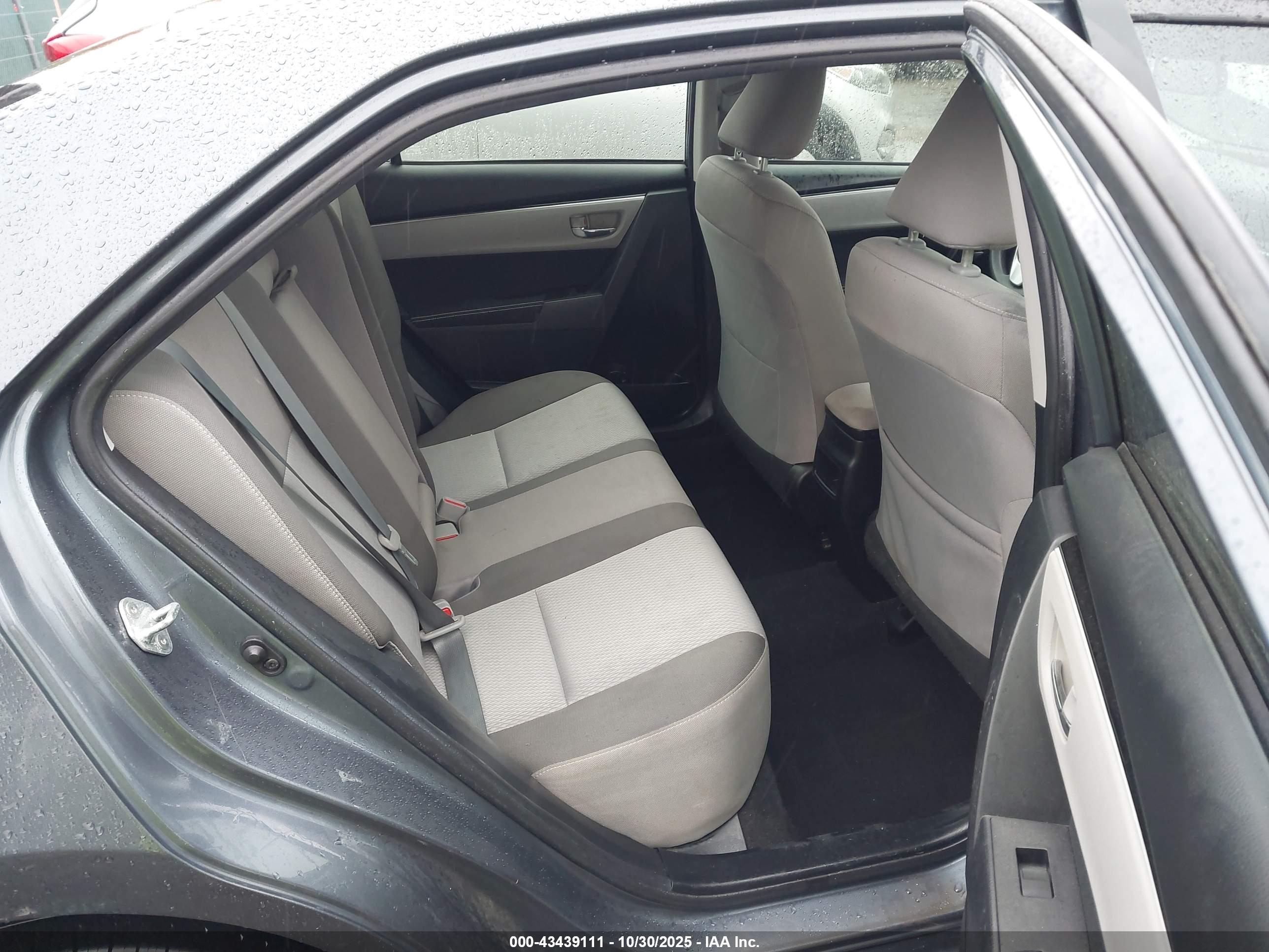 TOYOTA COROLLA image 8