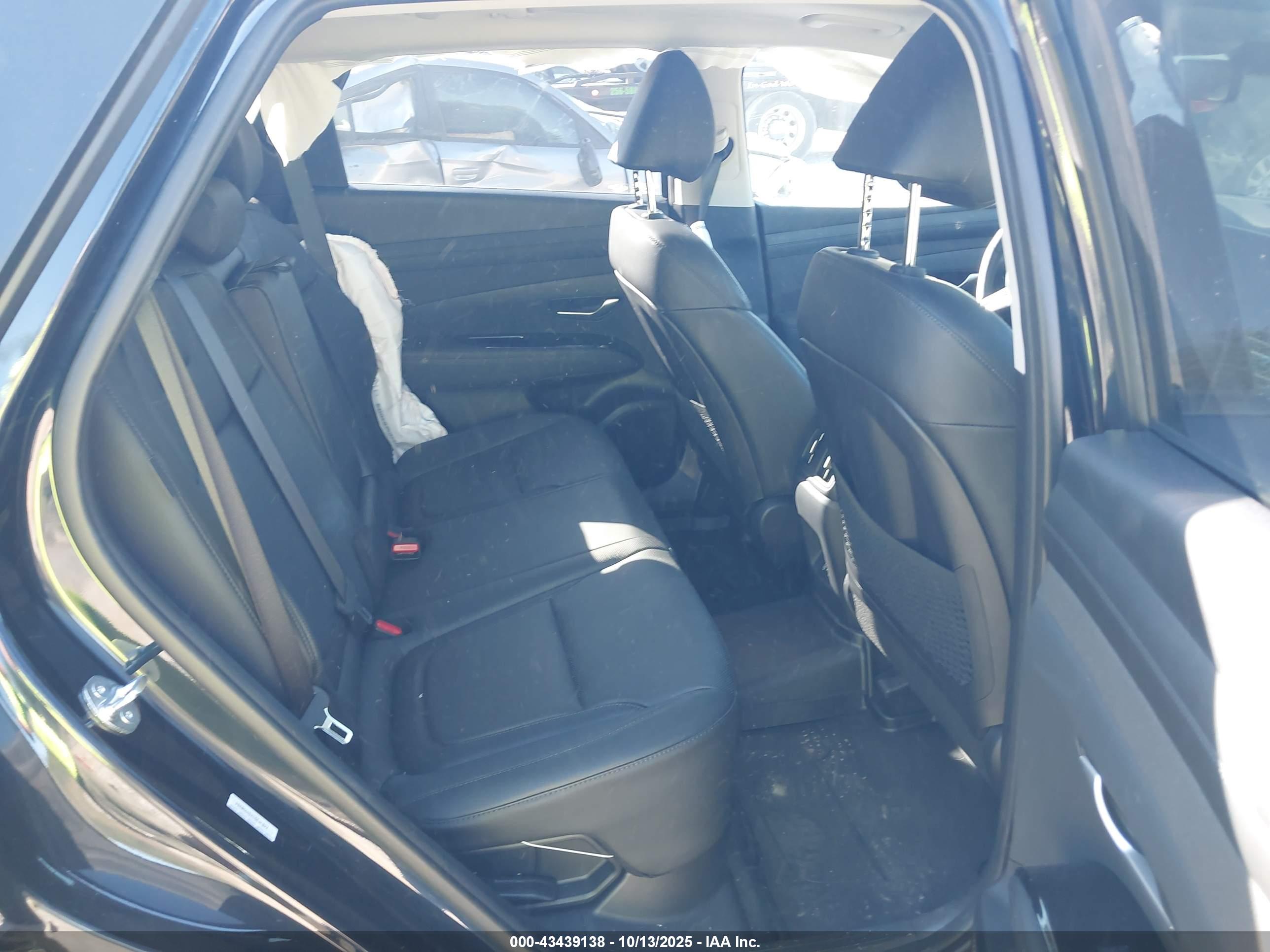 HYUNDAI TUCSON image 8