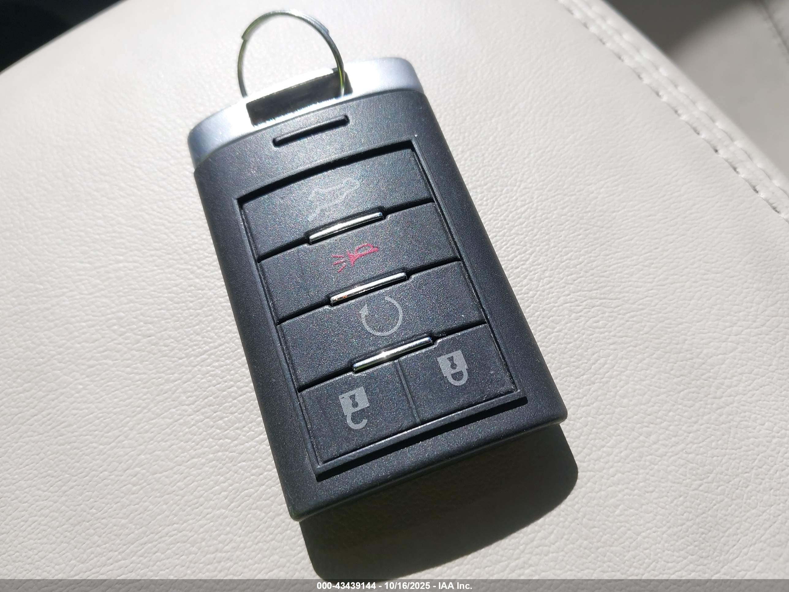 CADILLAC SRX image 11