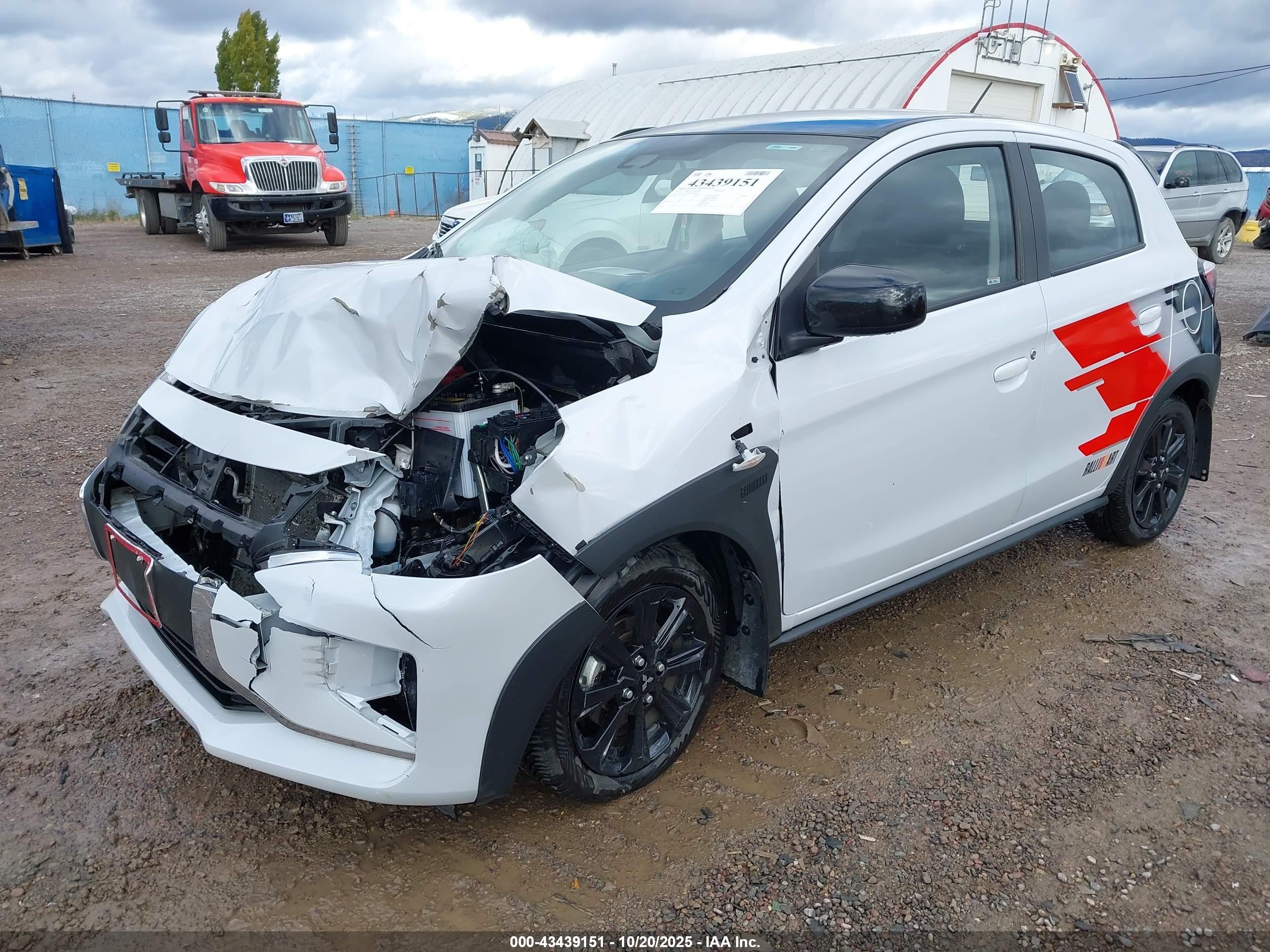 MITSUBISHI MIRAGE image 2