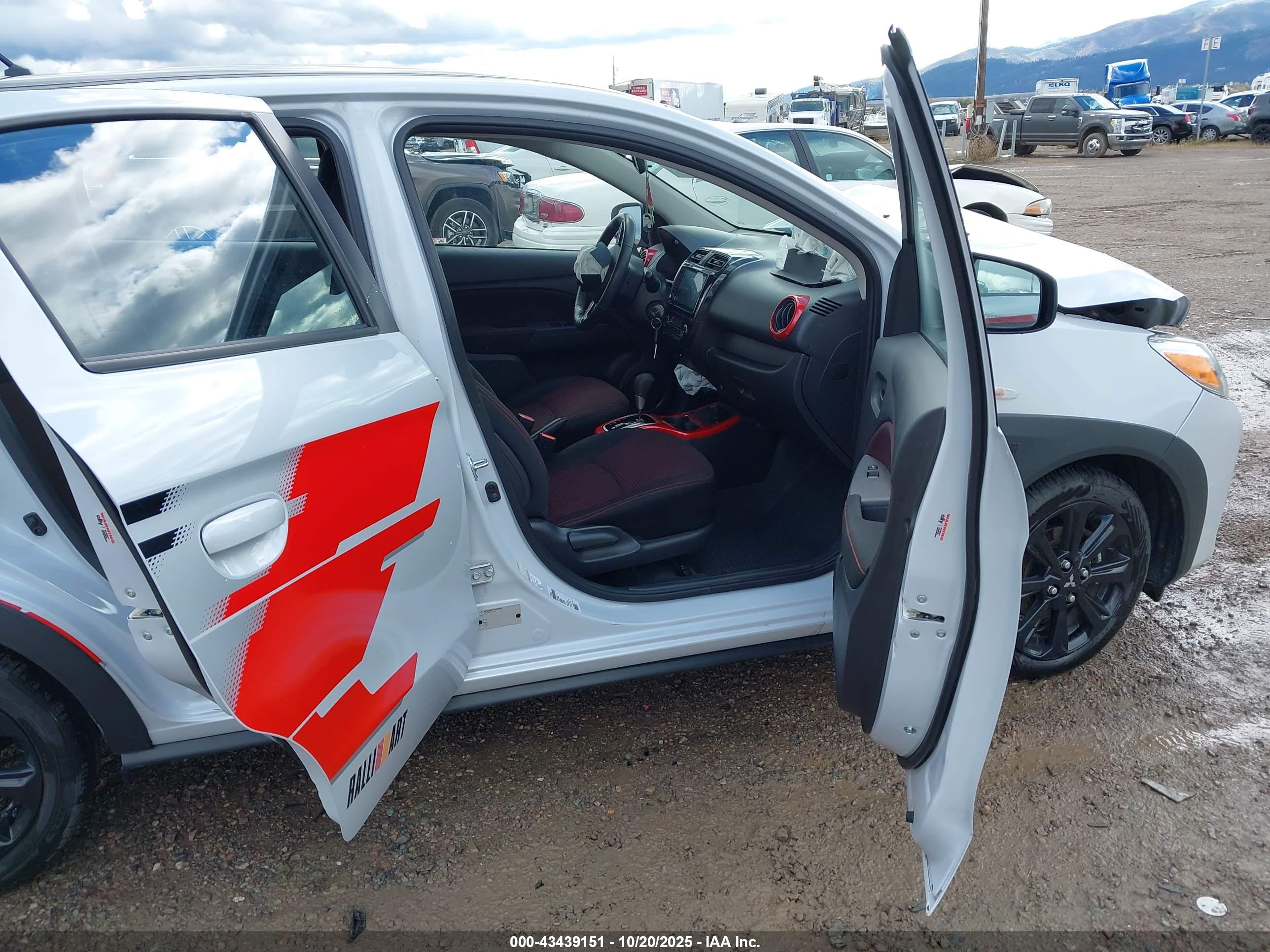 MITSUBISHI MIRAGE image 5