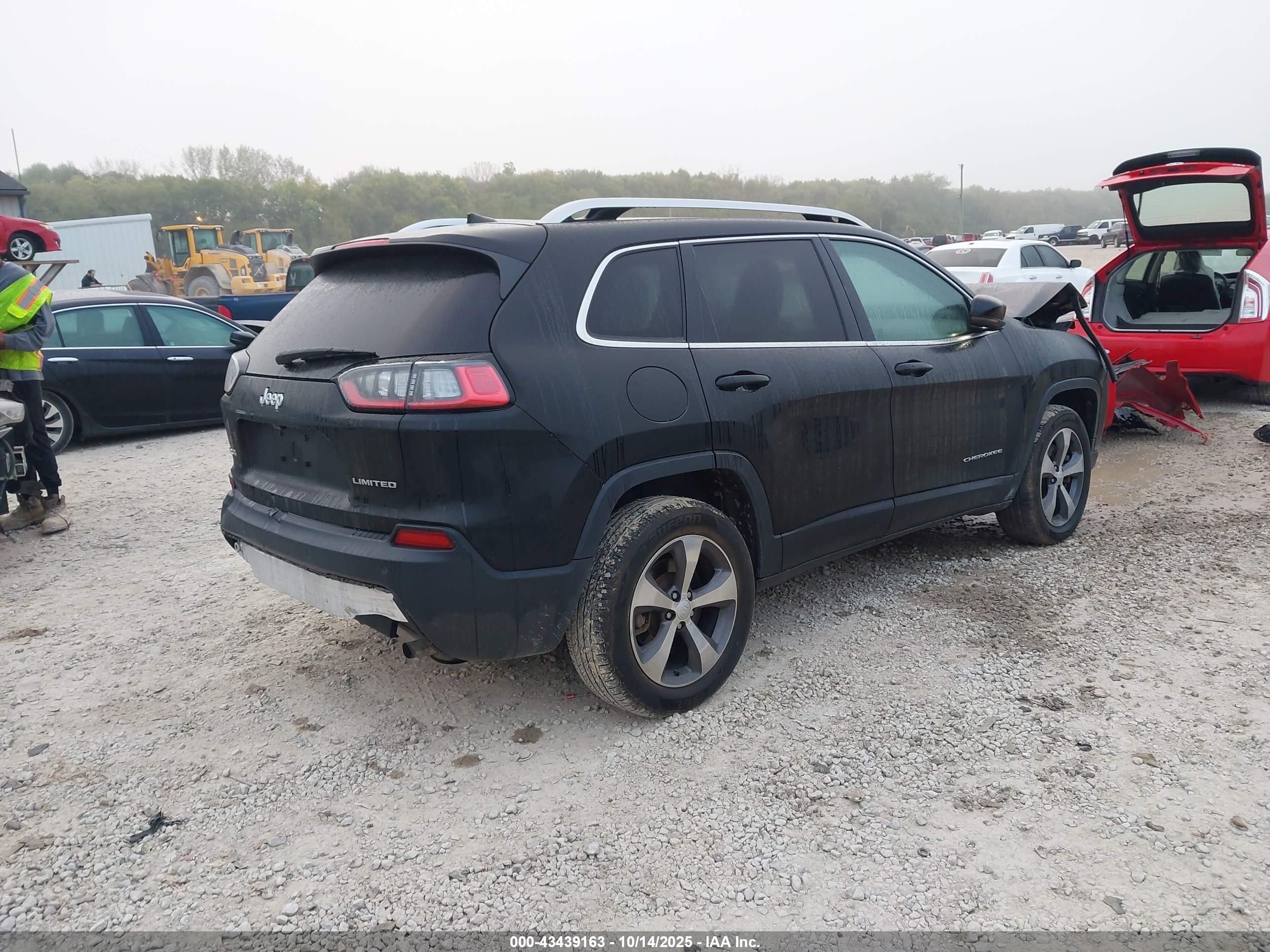 JEEP CHEROKEE image 4