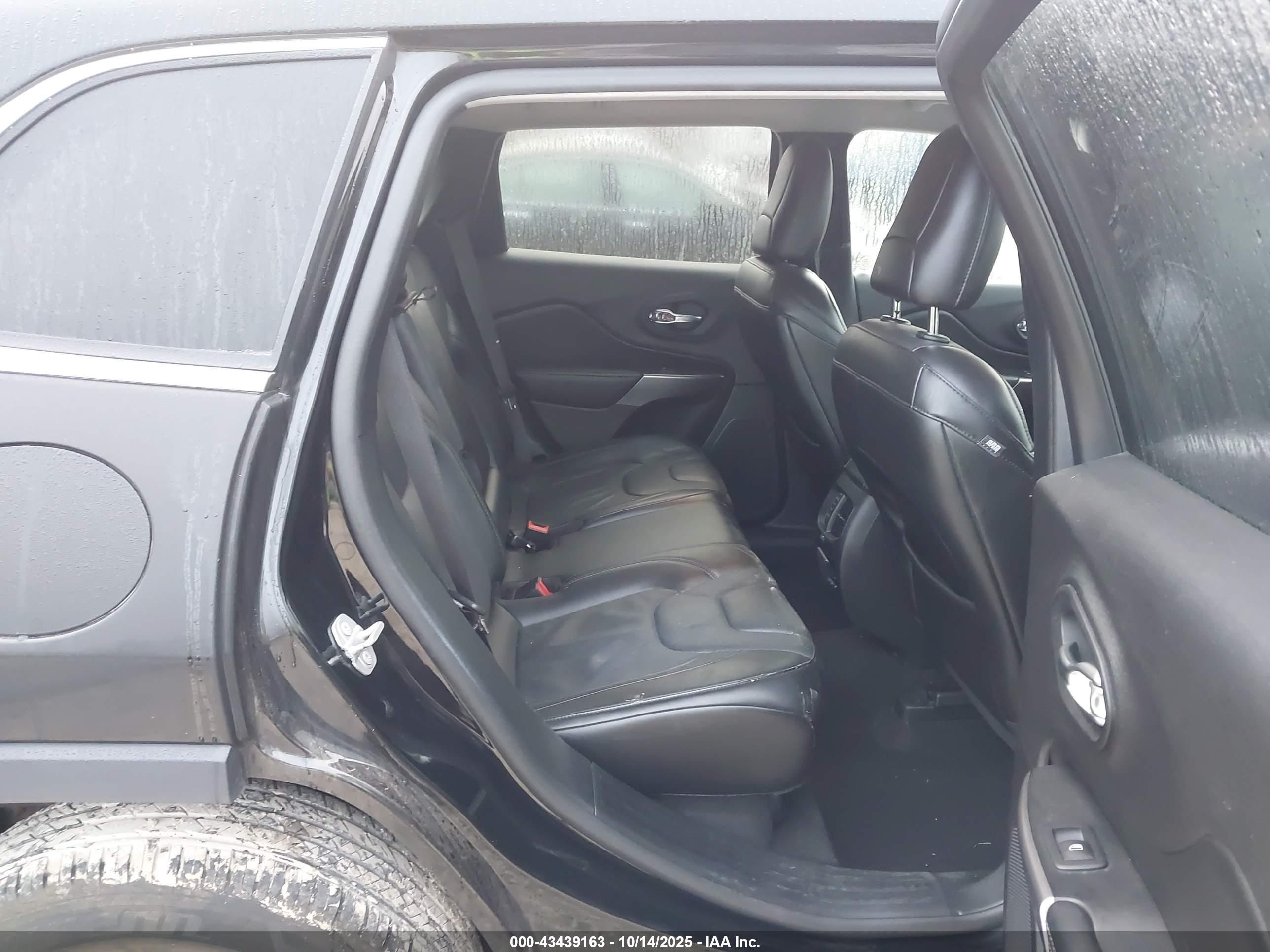 JEEP CHEROKEE image 8