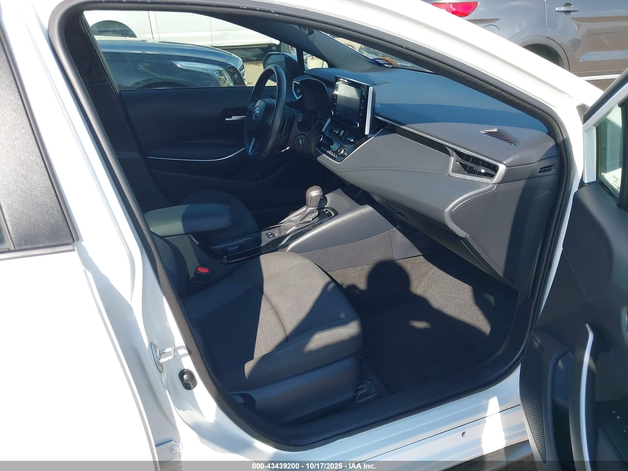 TOYOTA COROLLA image 5