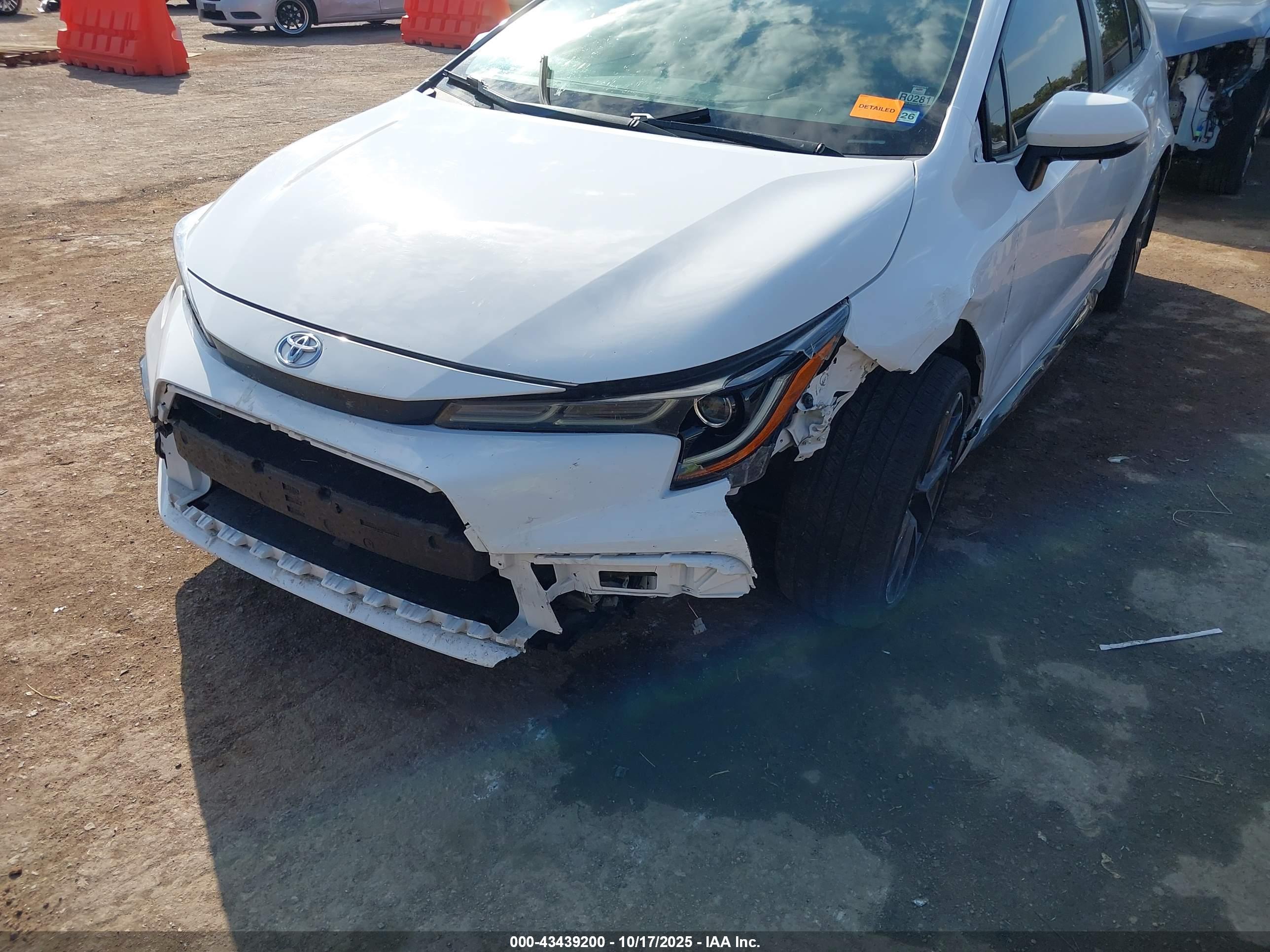 TOYOTA COROLLA image 6