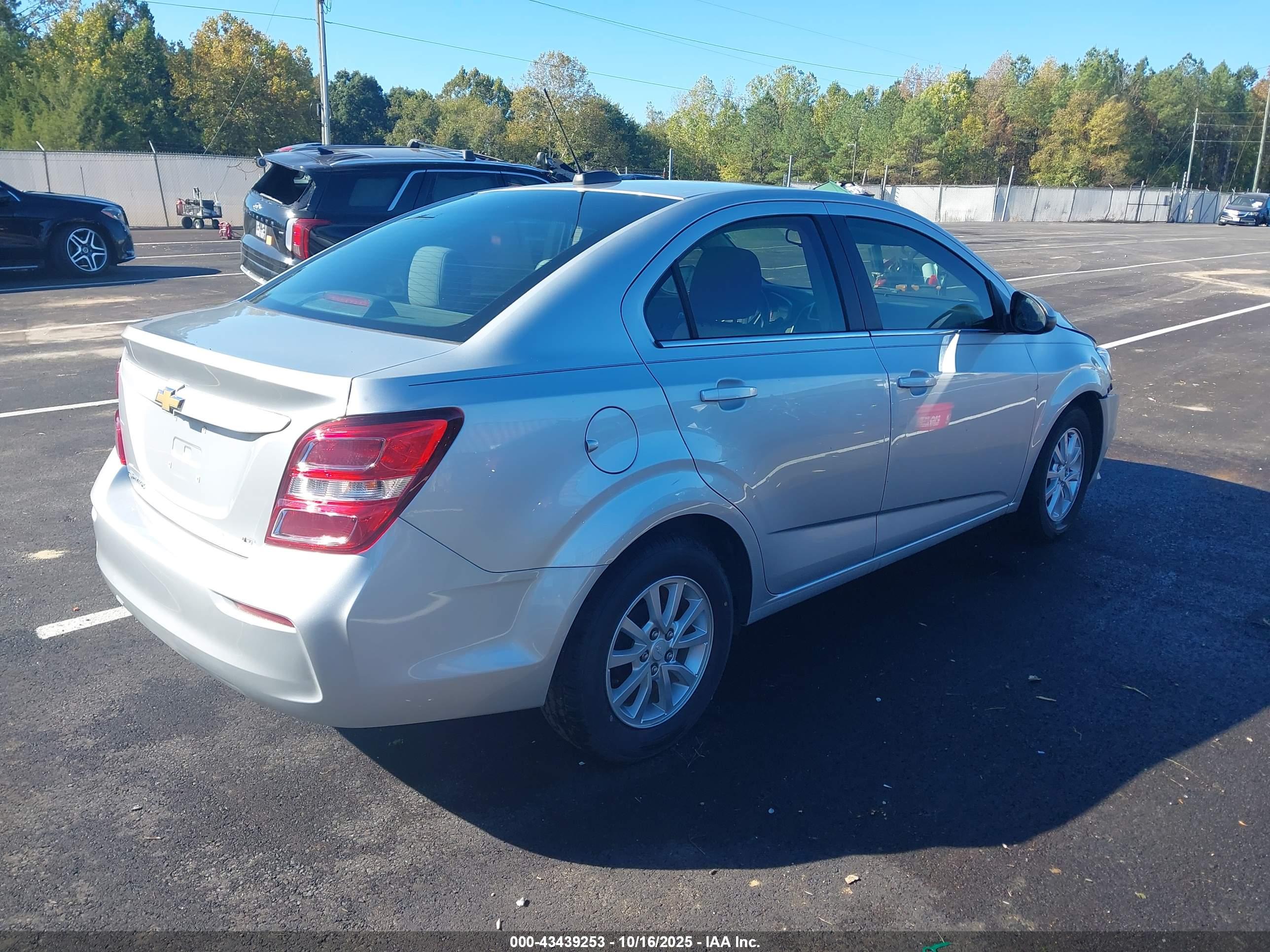 CHEVROLET SONIC image 4