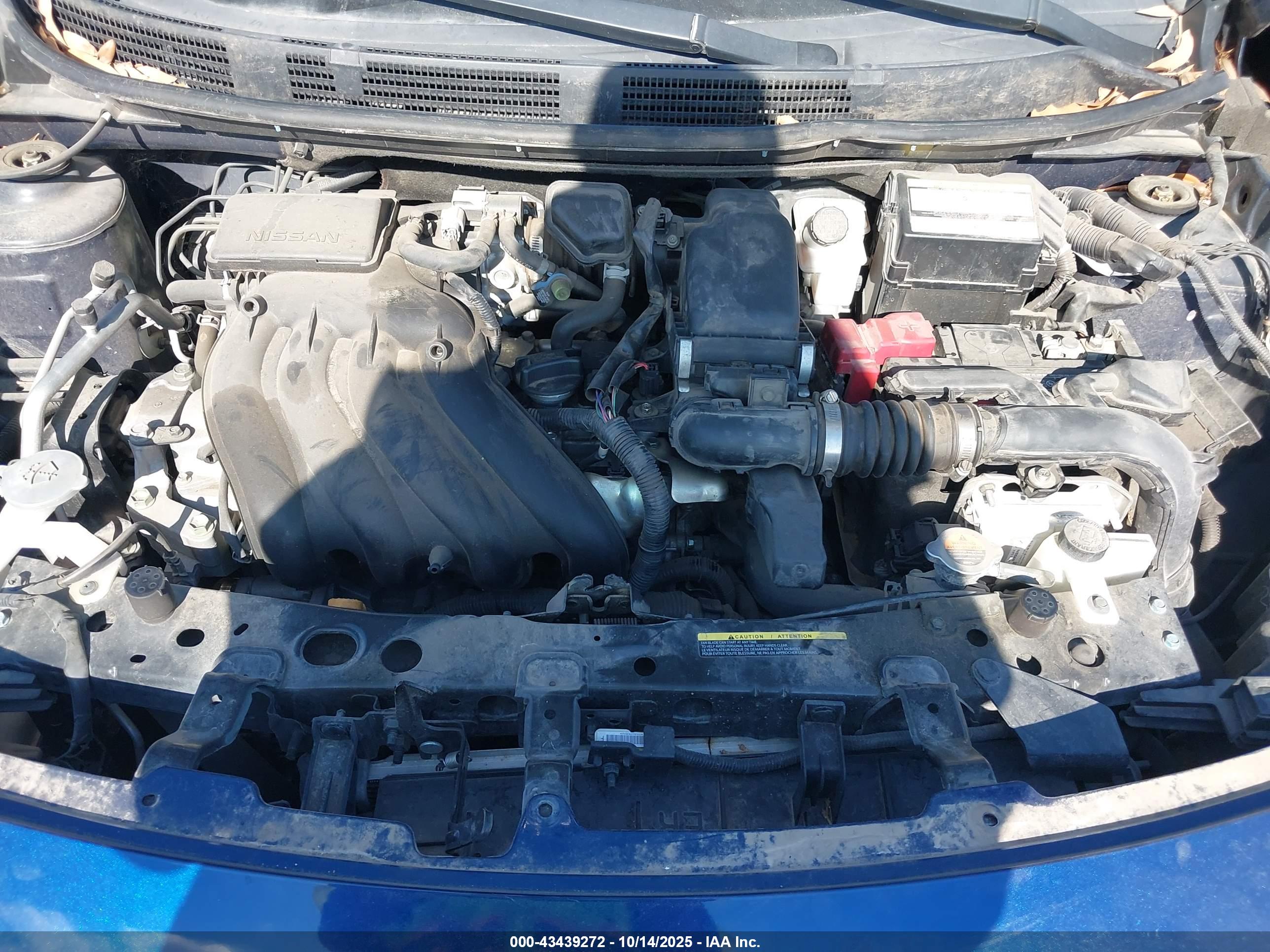 NISSAN VERSA image 10