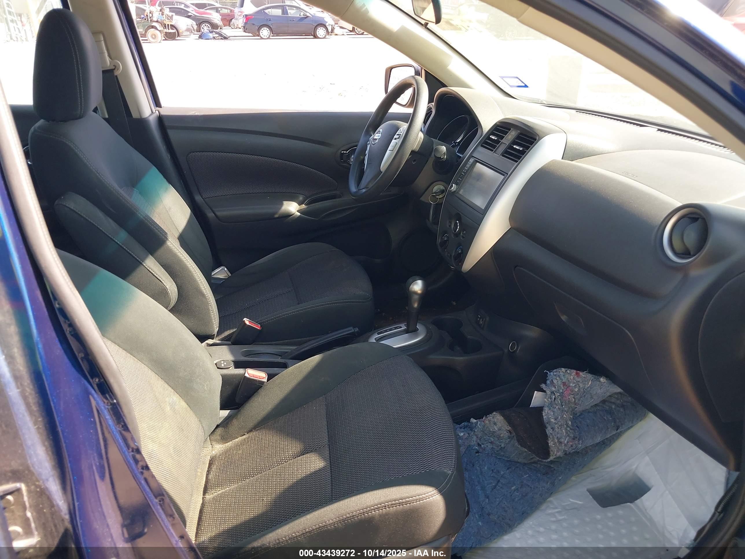 NISSAN VERSA image 5