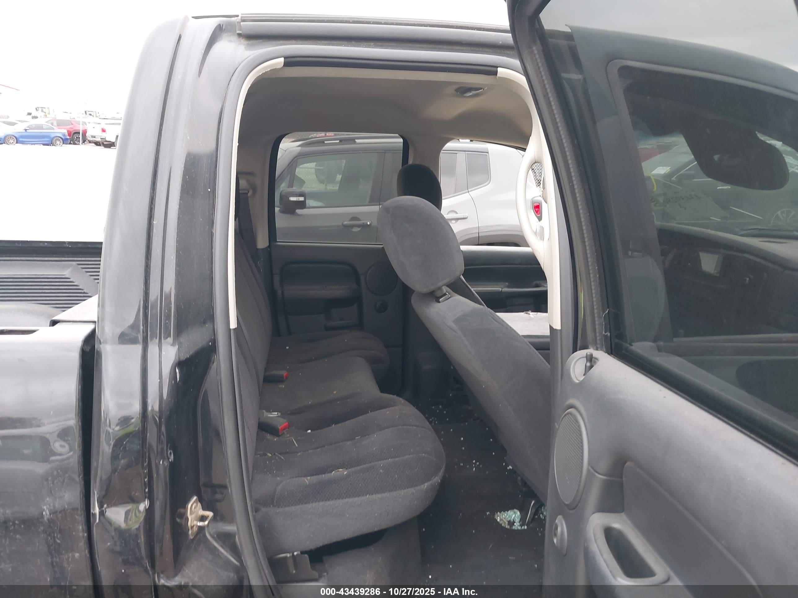 DODGE RAM image 8