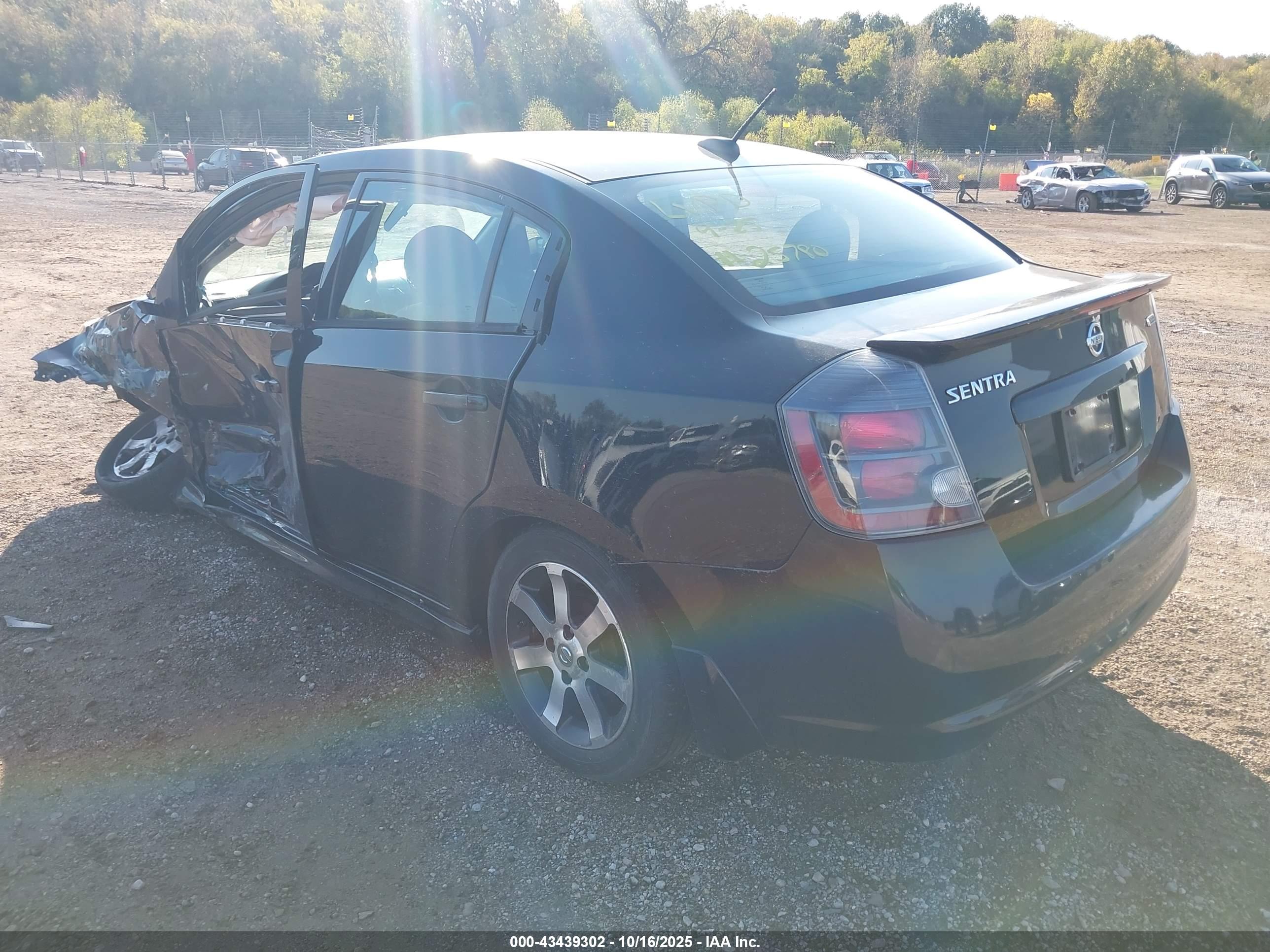 NISSAN SENTRA image 3