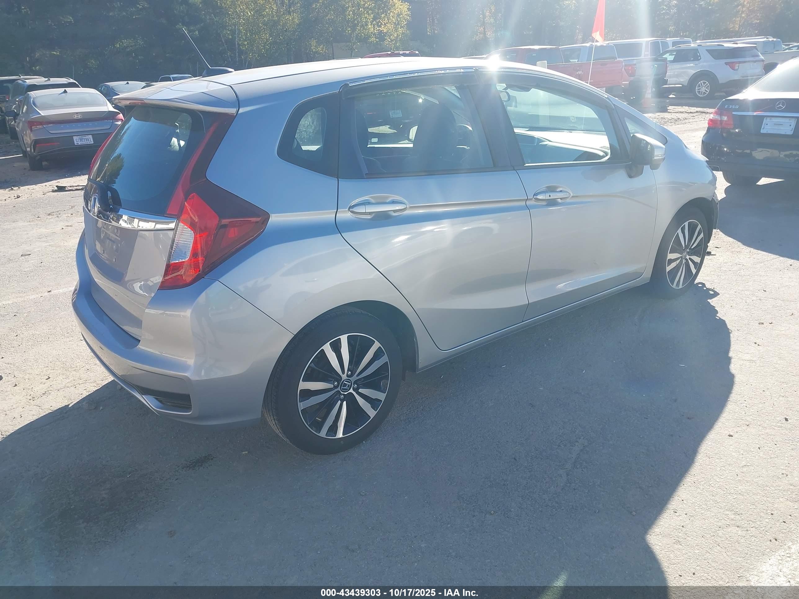 HONDA FIT image 4