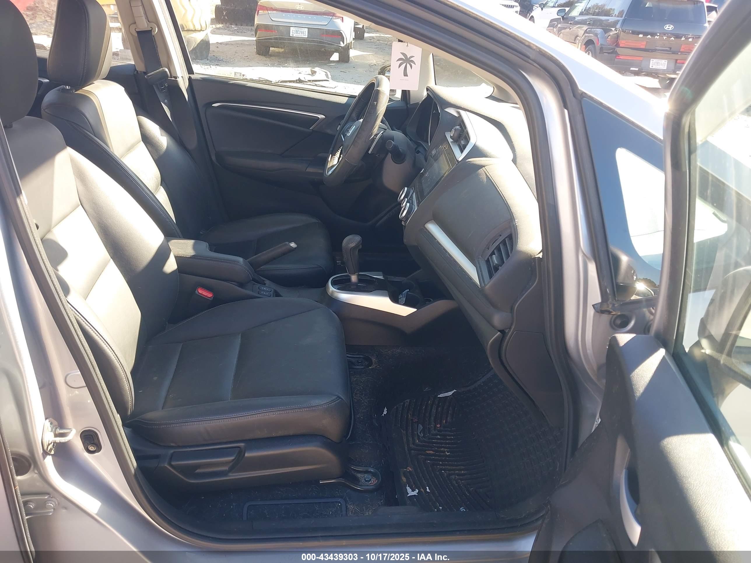 HONDA FIT image 5