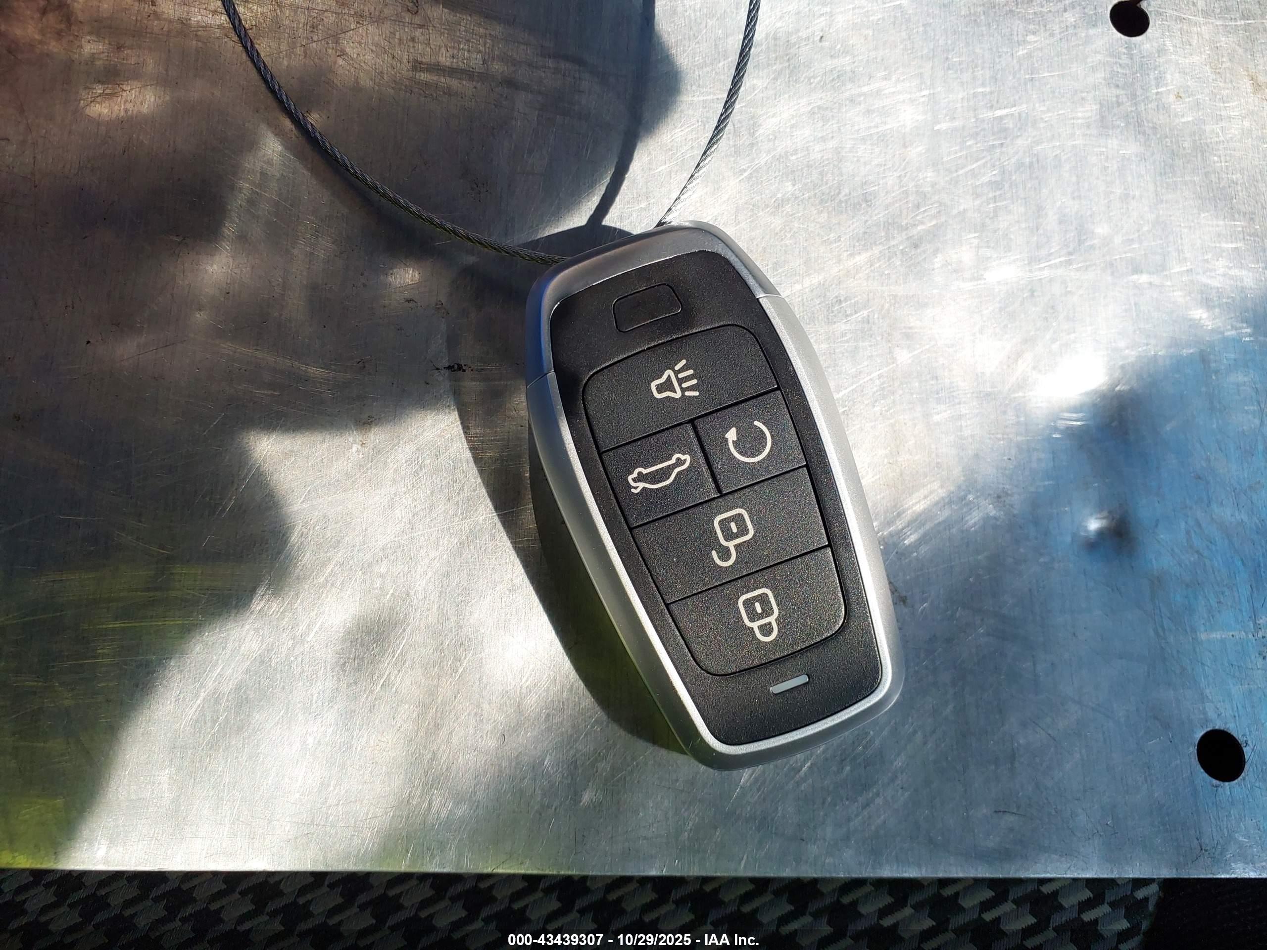 HYUNDAI KONA image 11