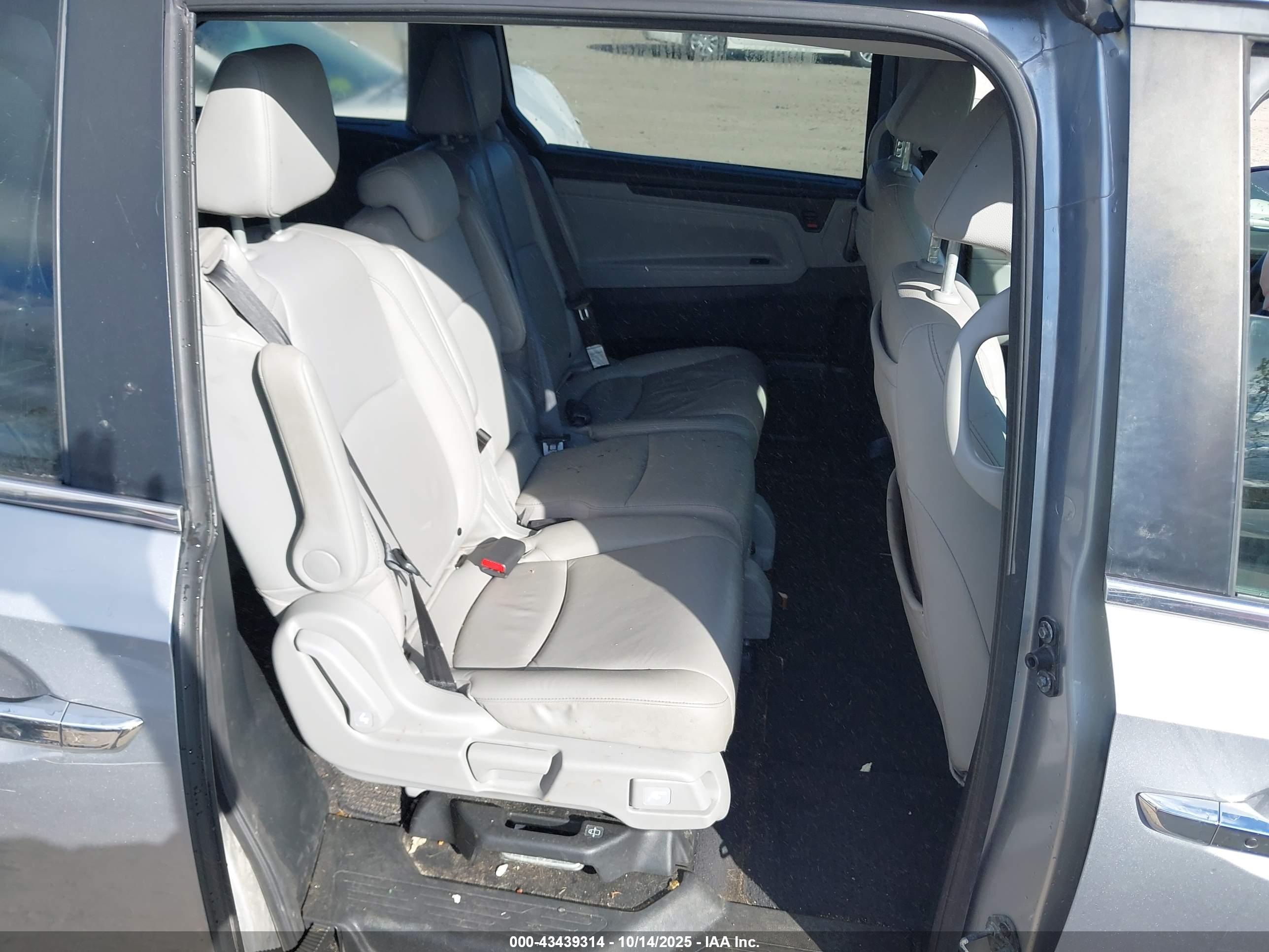 HONDA ODYSSEY image 8