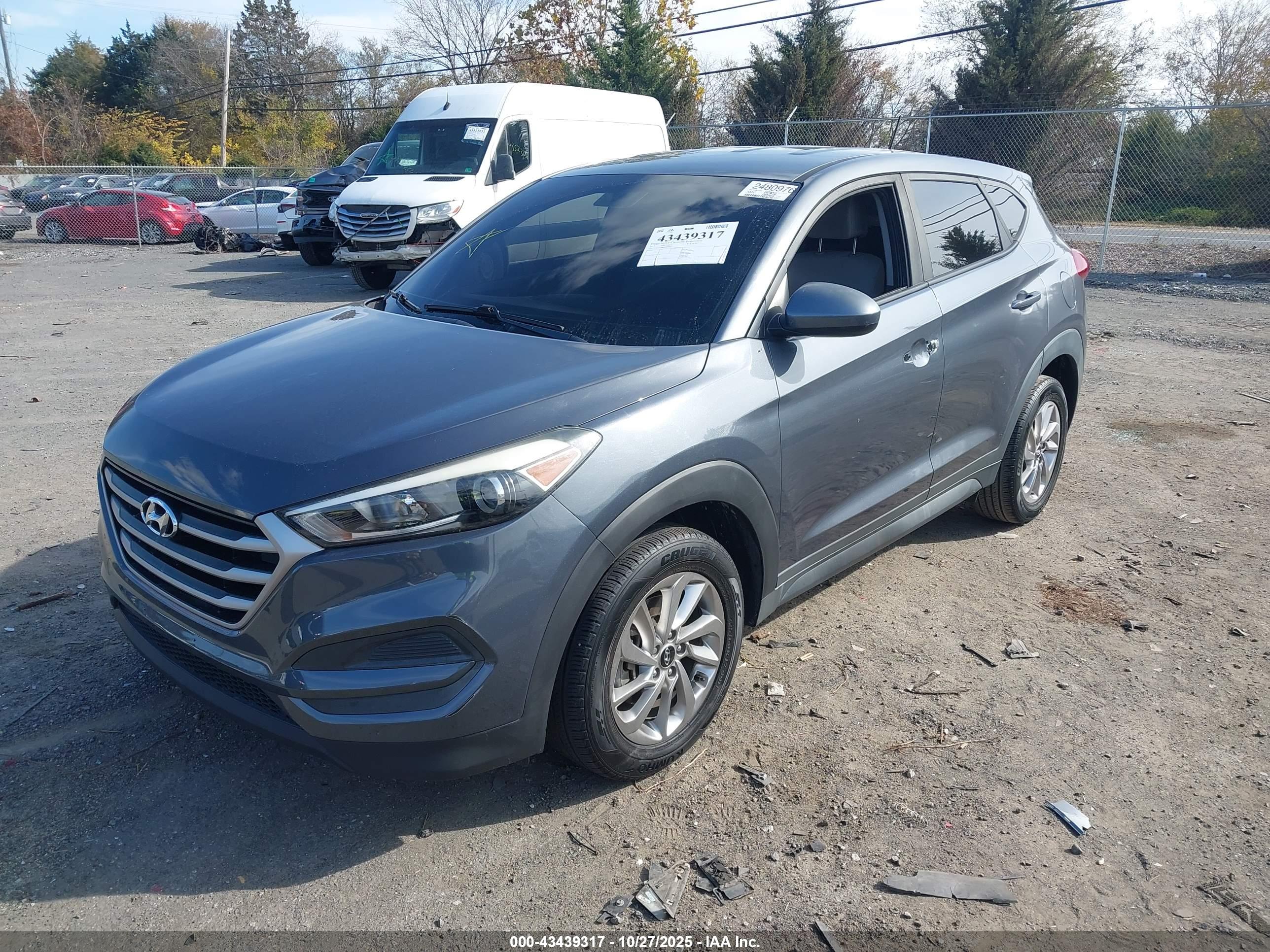 HYUNDAI TUCSON image 2