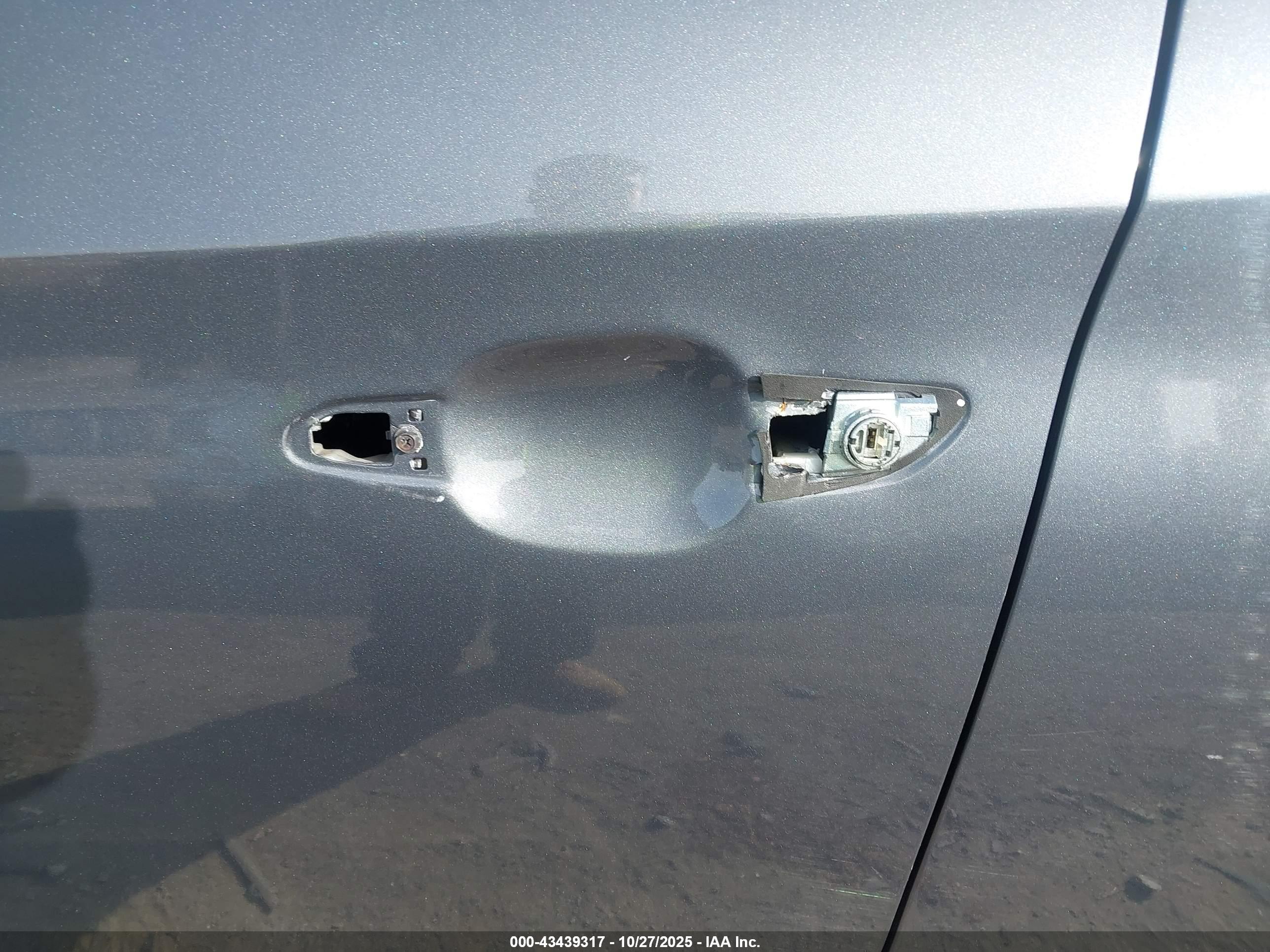 HYUNDAI TUCSON image 6