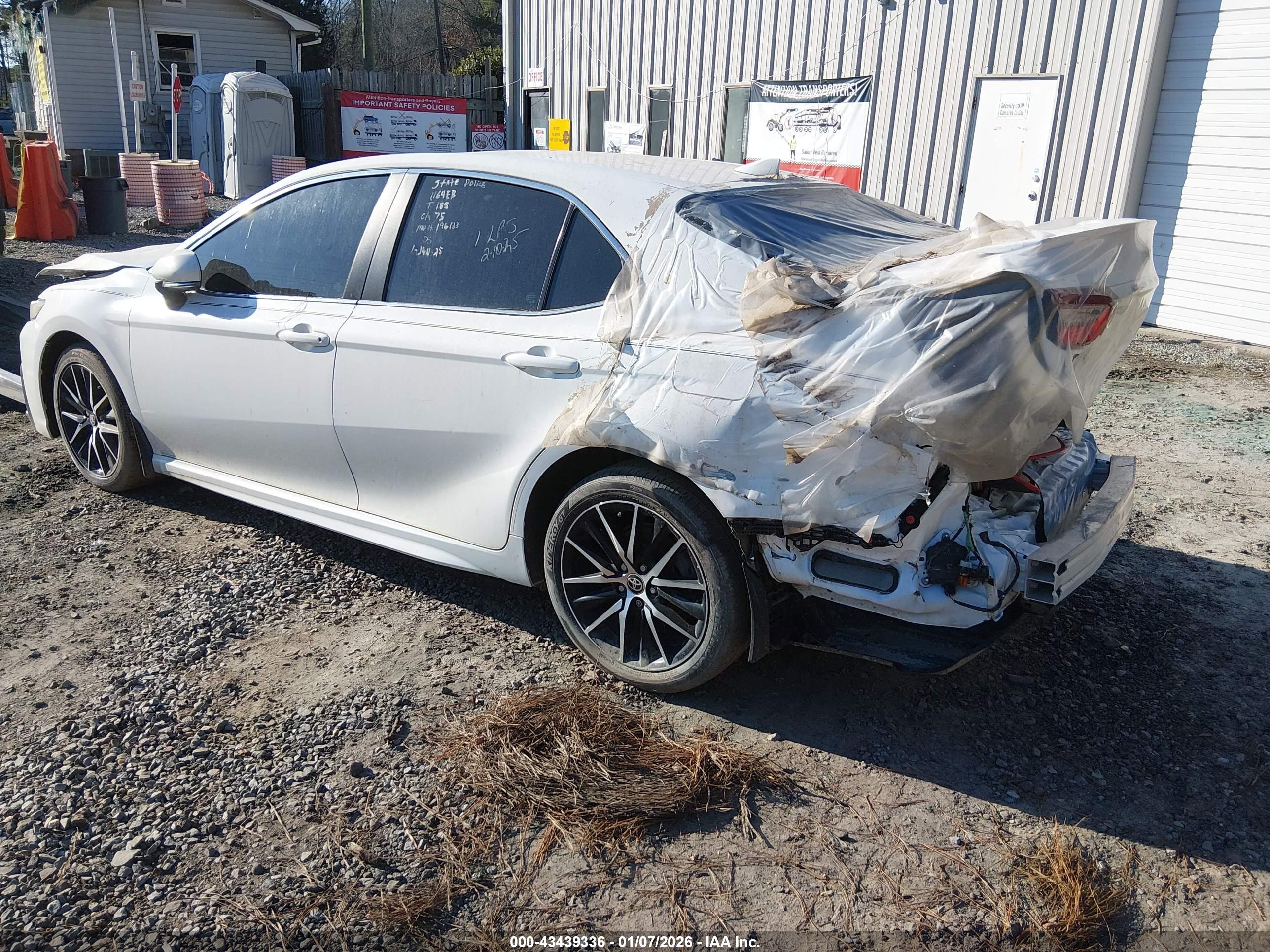 TOYOTA CAMRY image 3