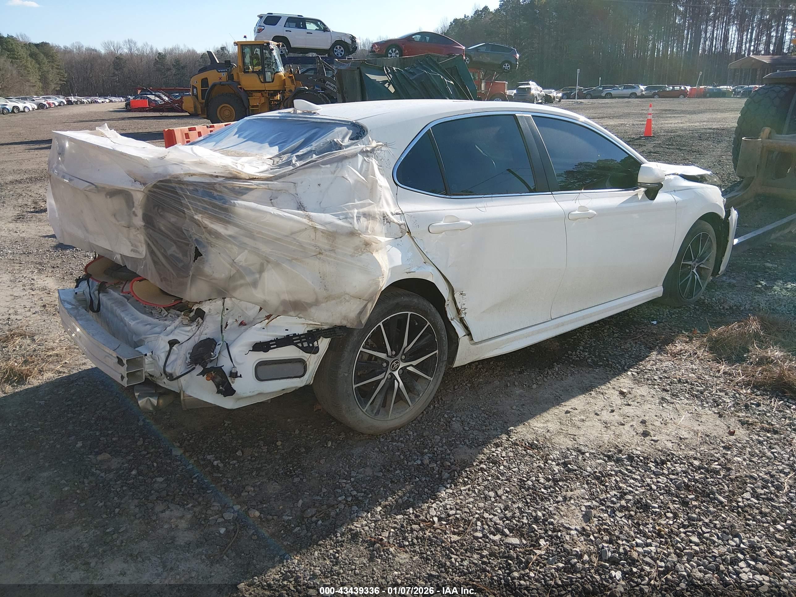 TOYOTA CAMRY image 4