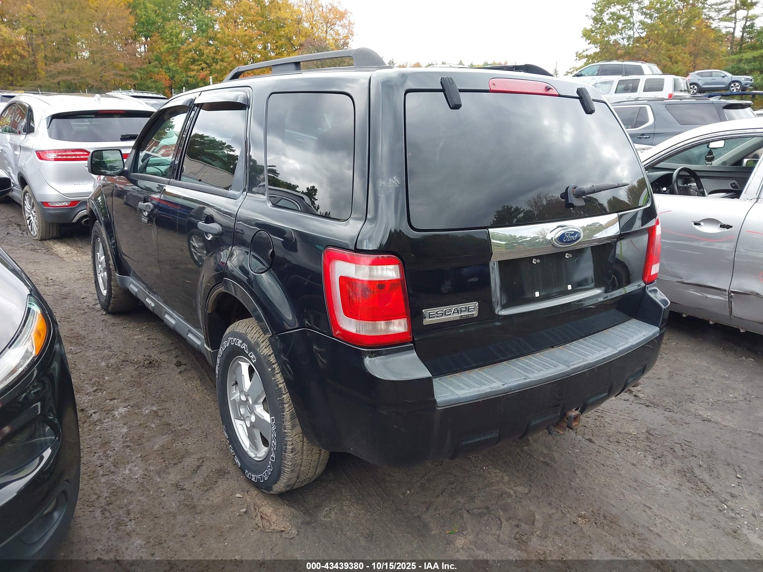 FORD ESCAPE image 3