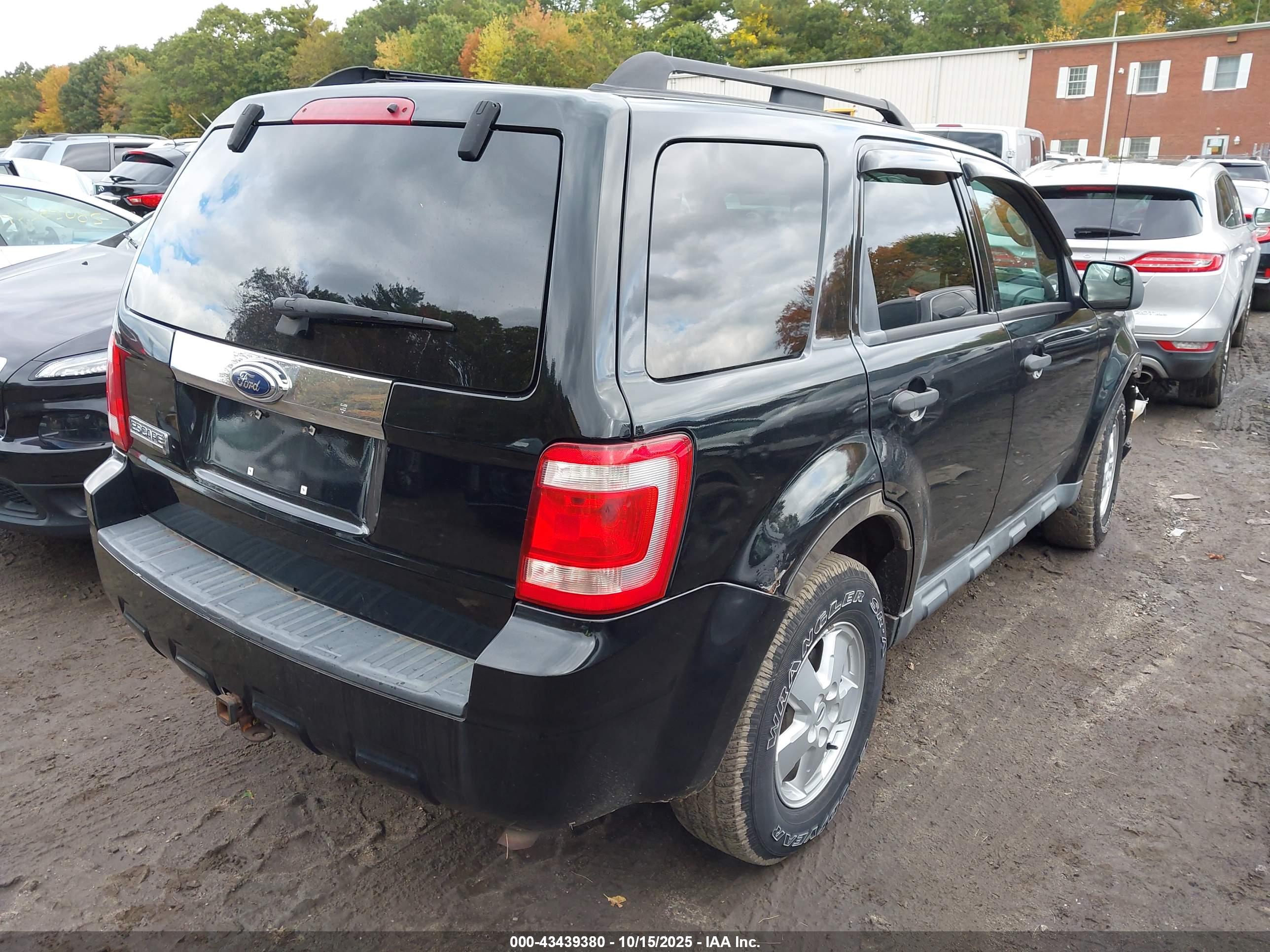 FORD ESCAPE image 4