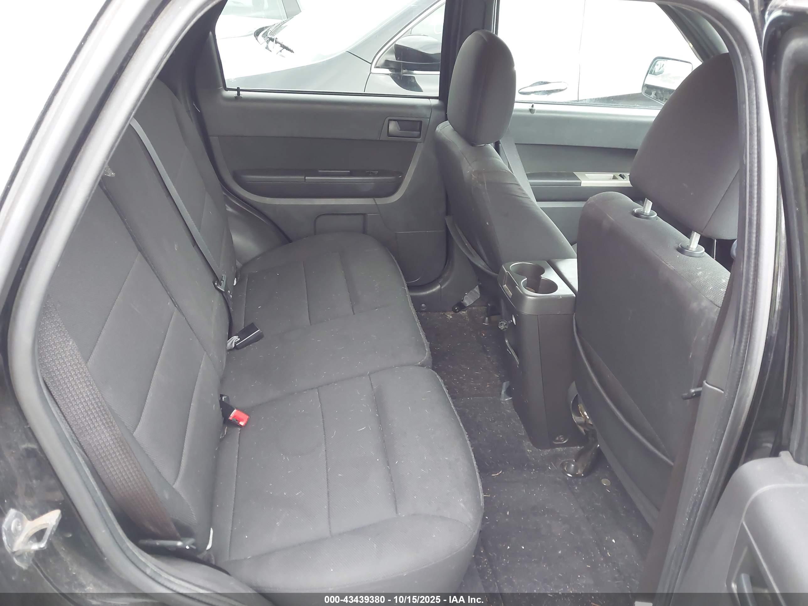 FORD ESCAPE image 8