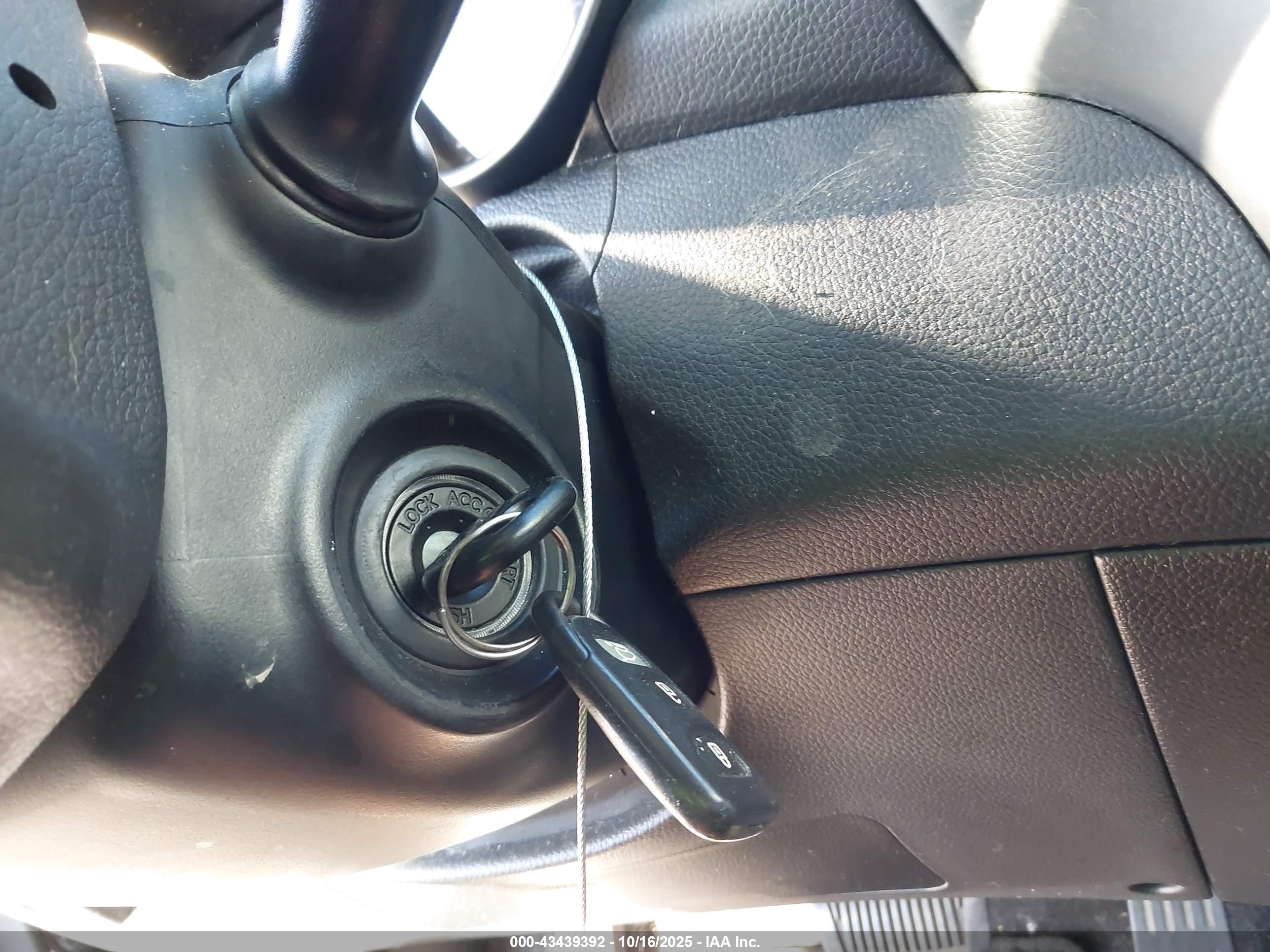 HYUNDAI ELANTRA image 11