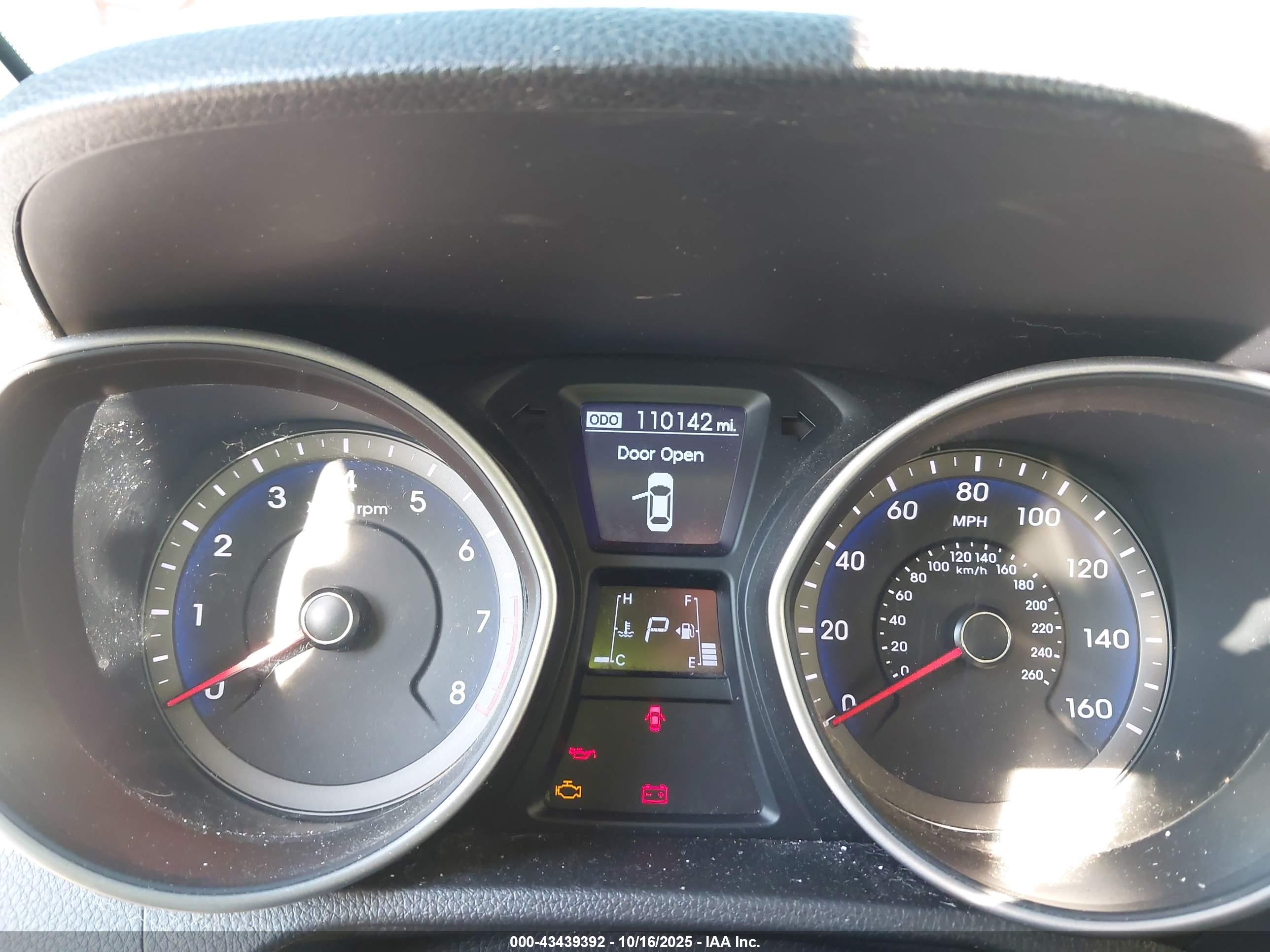 HYUNDAI ELANTRA image 7