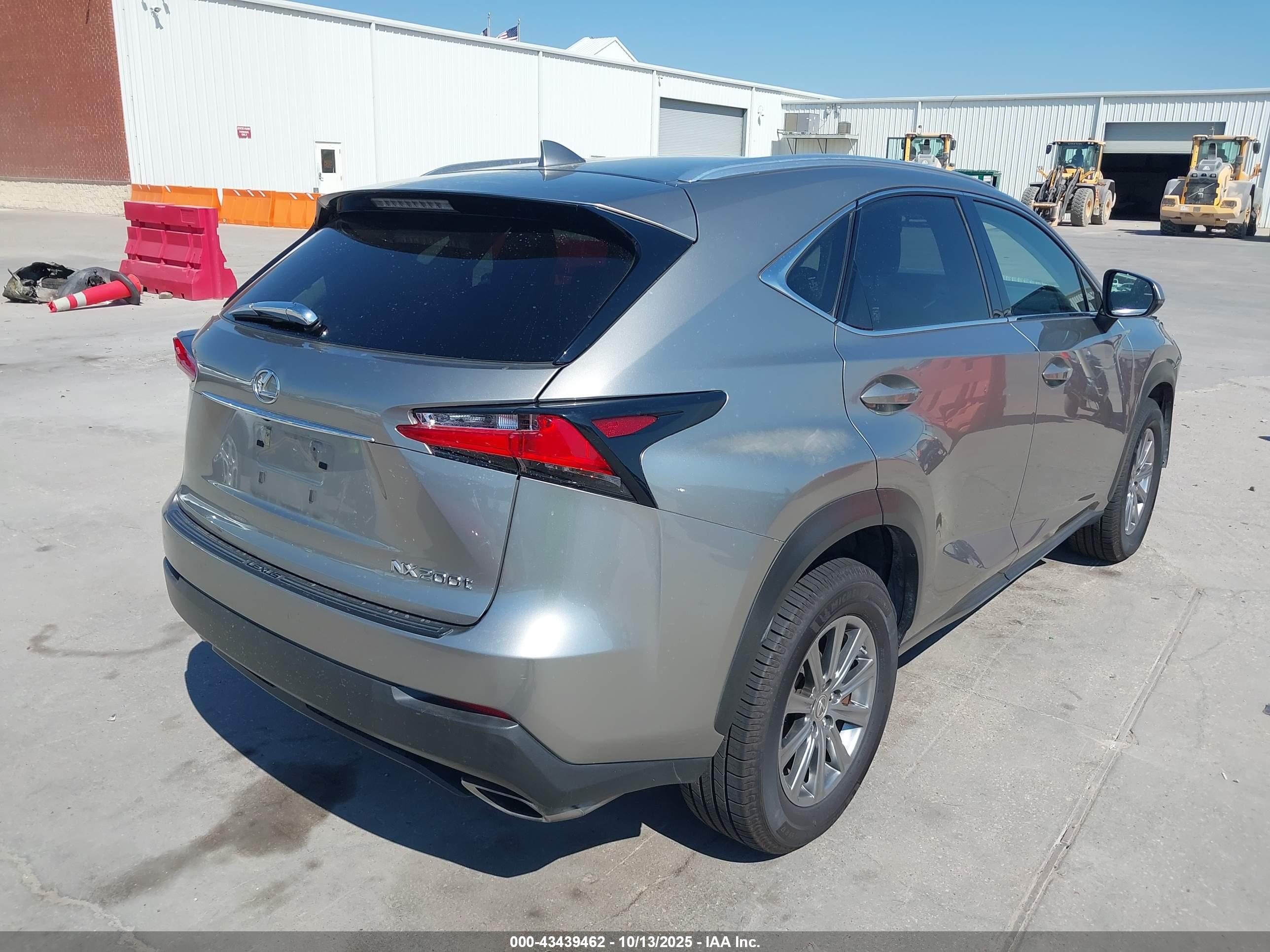 LEXUS NX image 4
