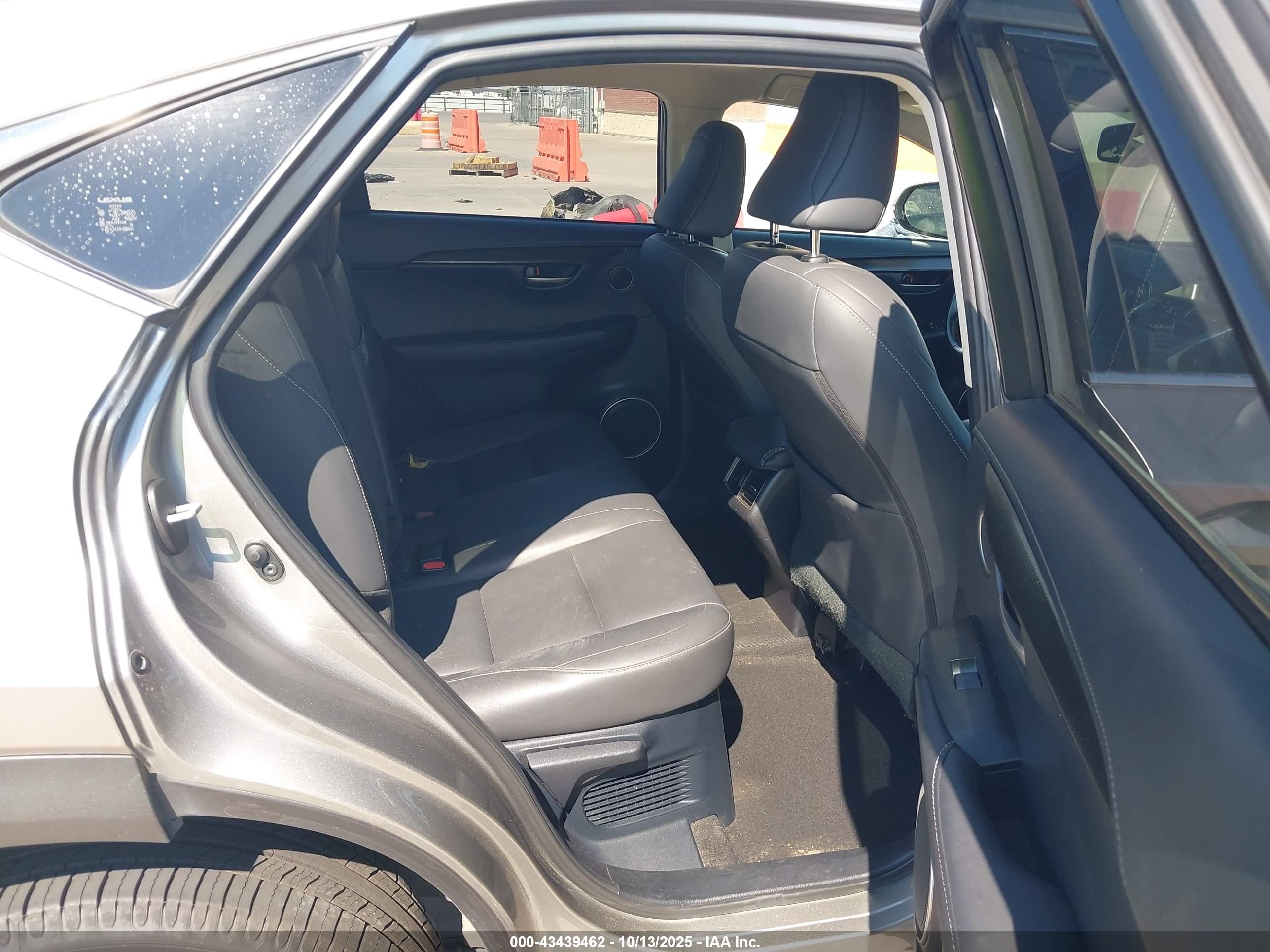 LEXUS NX image 8