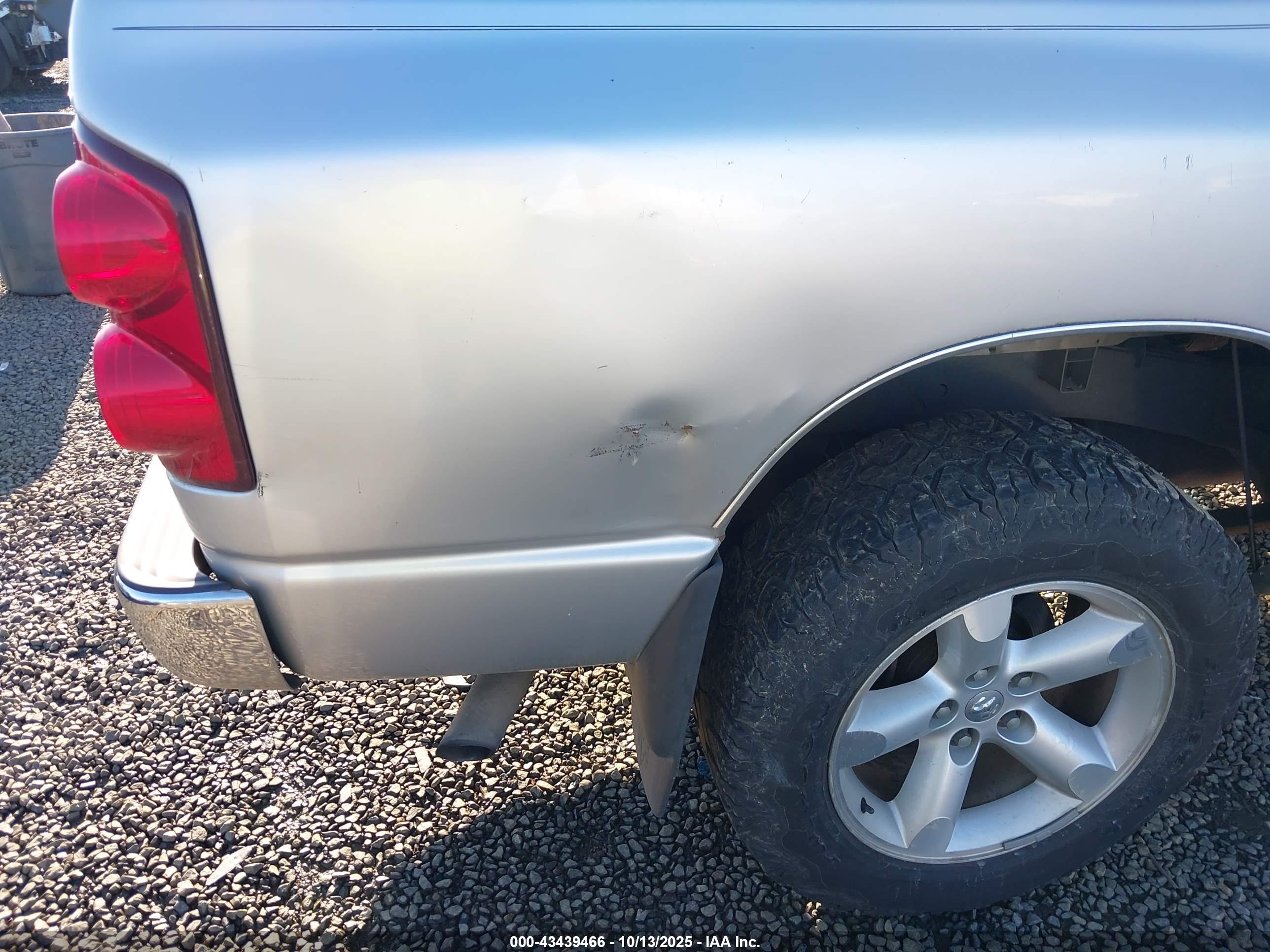 DODGE RAM image 6