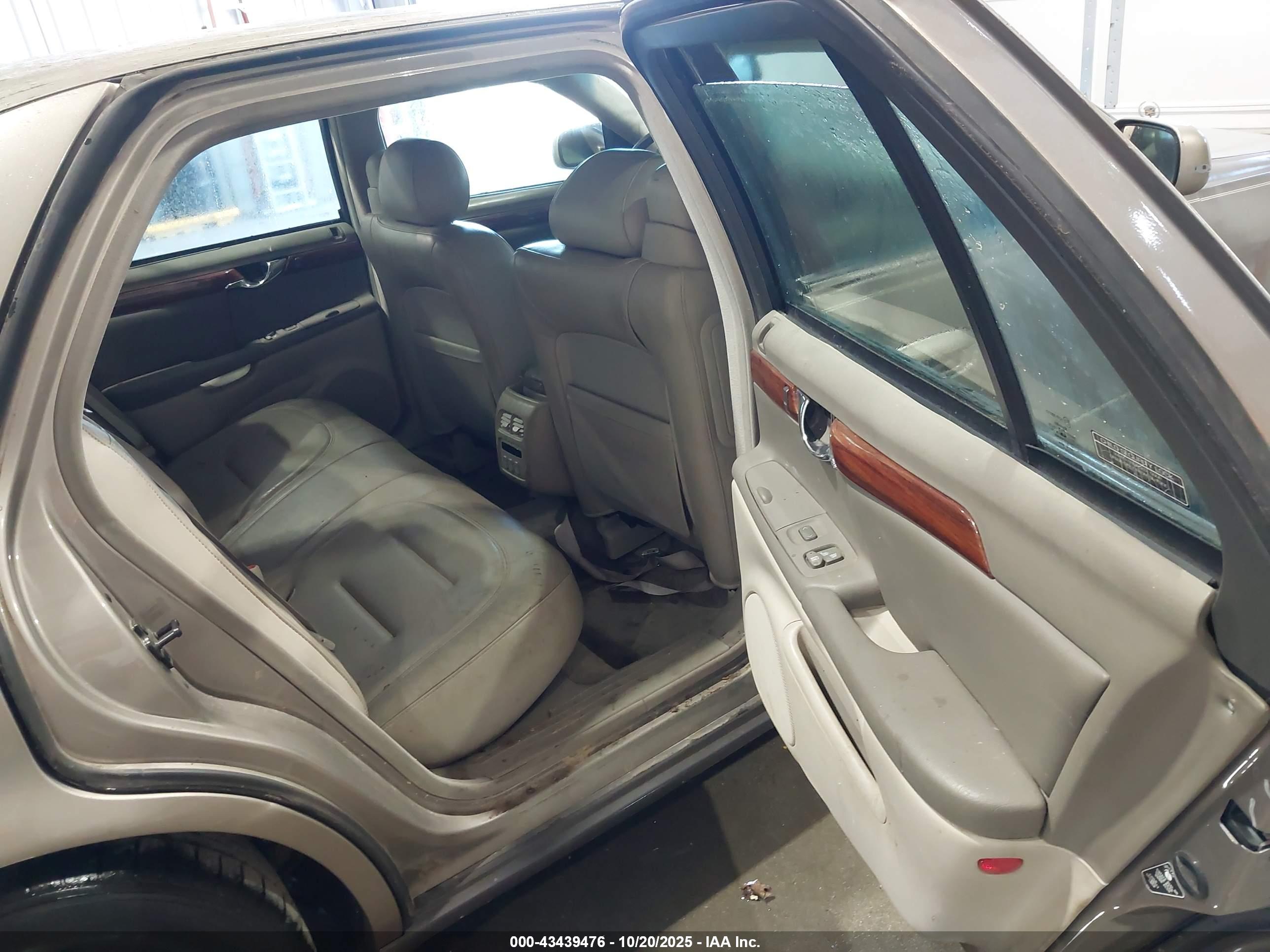 CADILLAC DEVILLE image 8