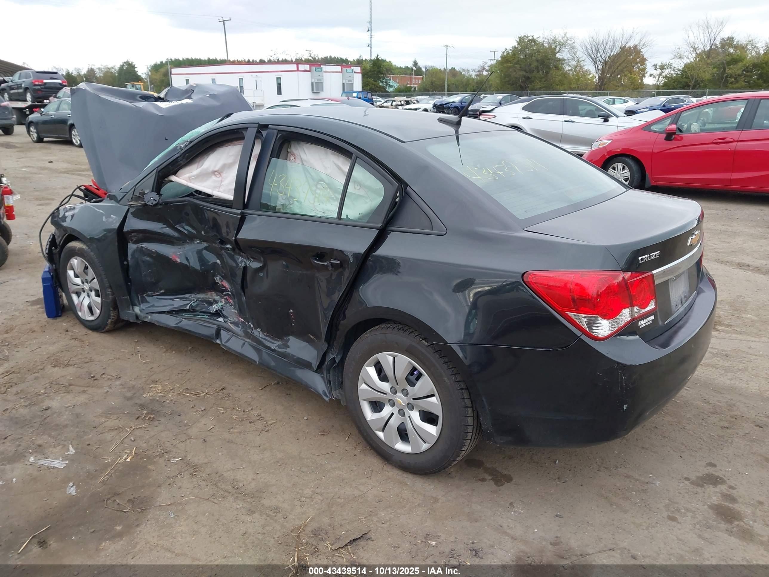 CHEVROLET CRUZE image 3