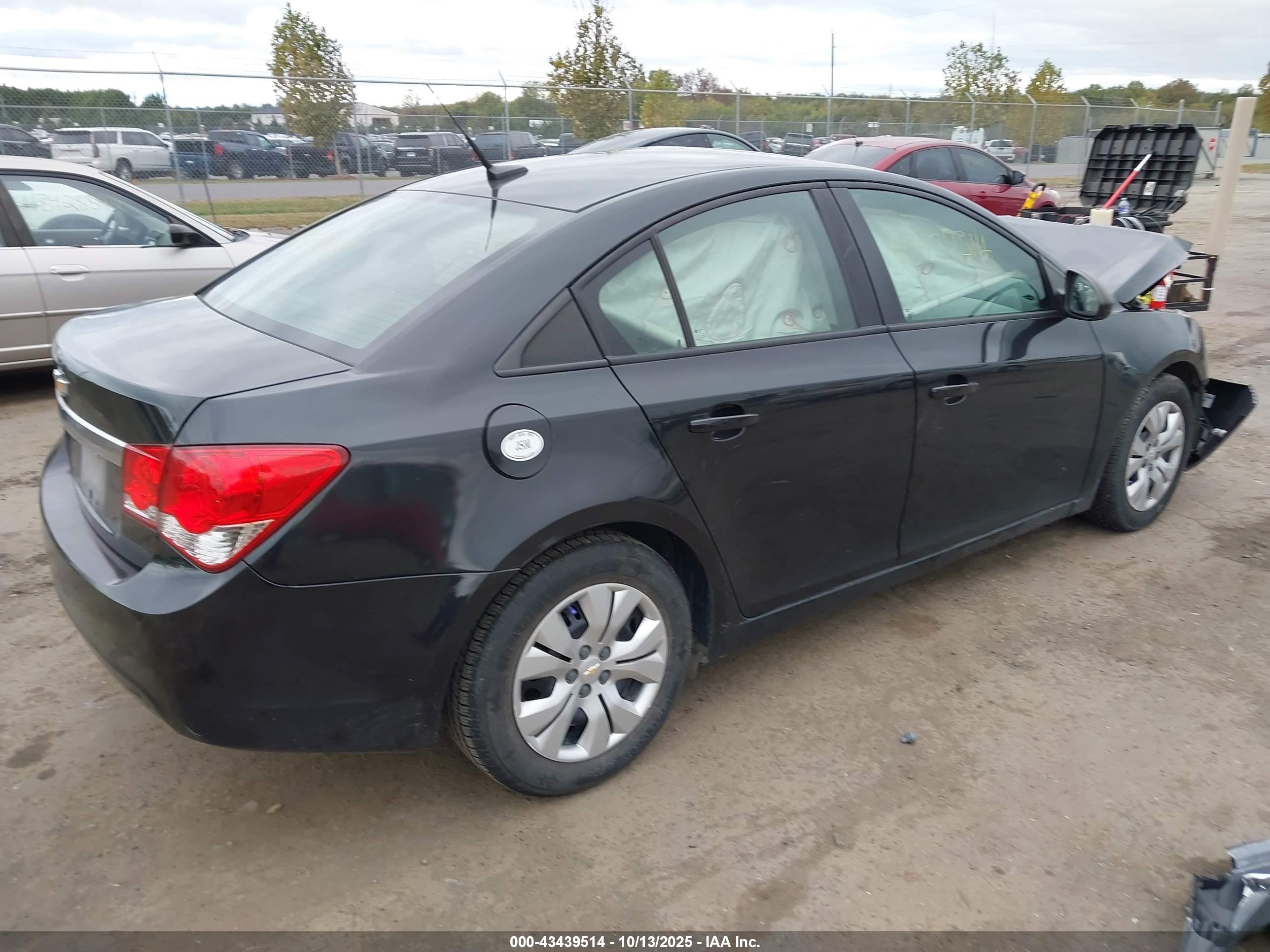 CHEVROLET CRUZE image 4