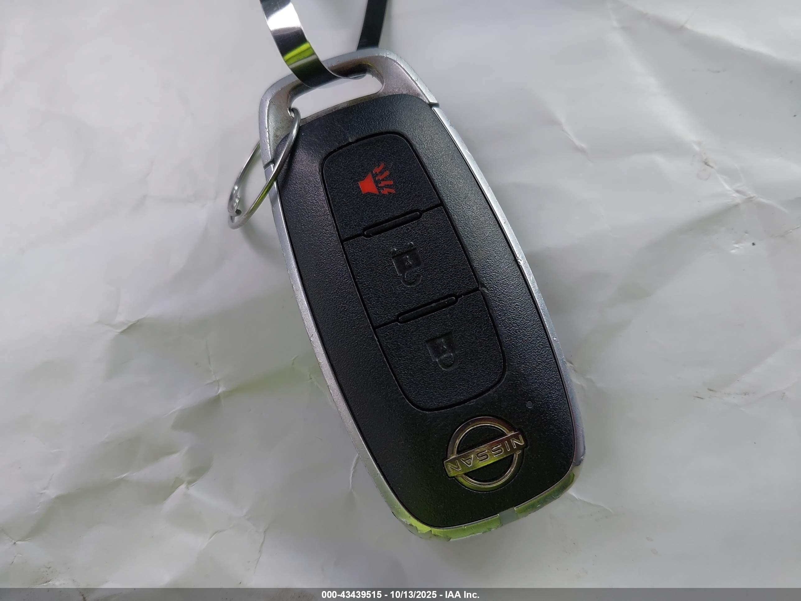 NISSAN ROGUE image 11
