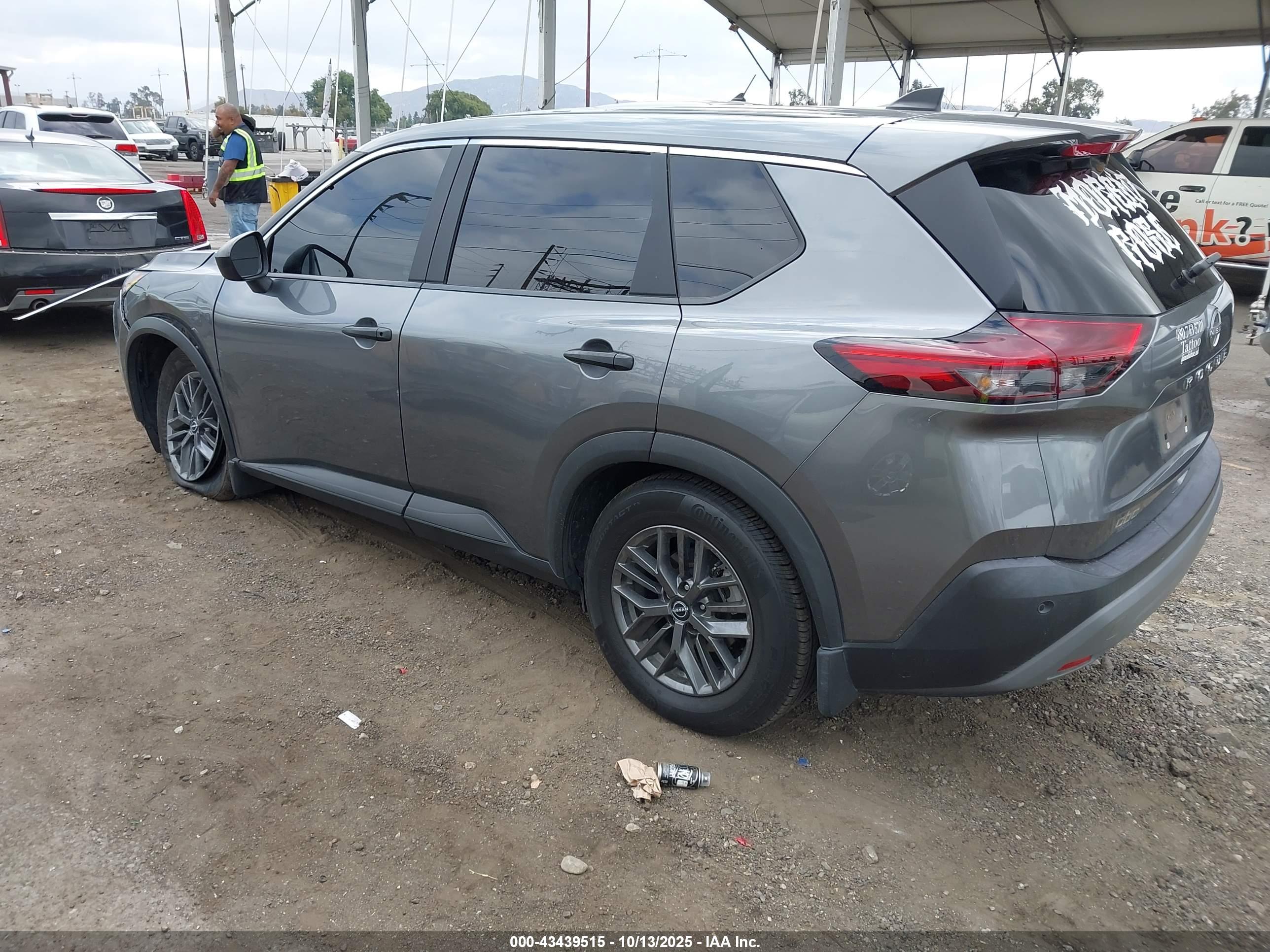 NISSAN ROGUE image 3