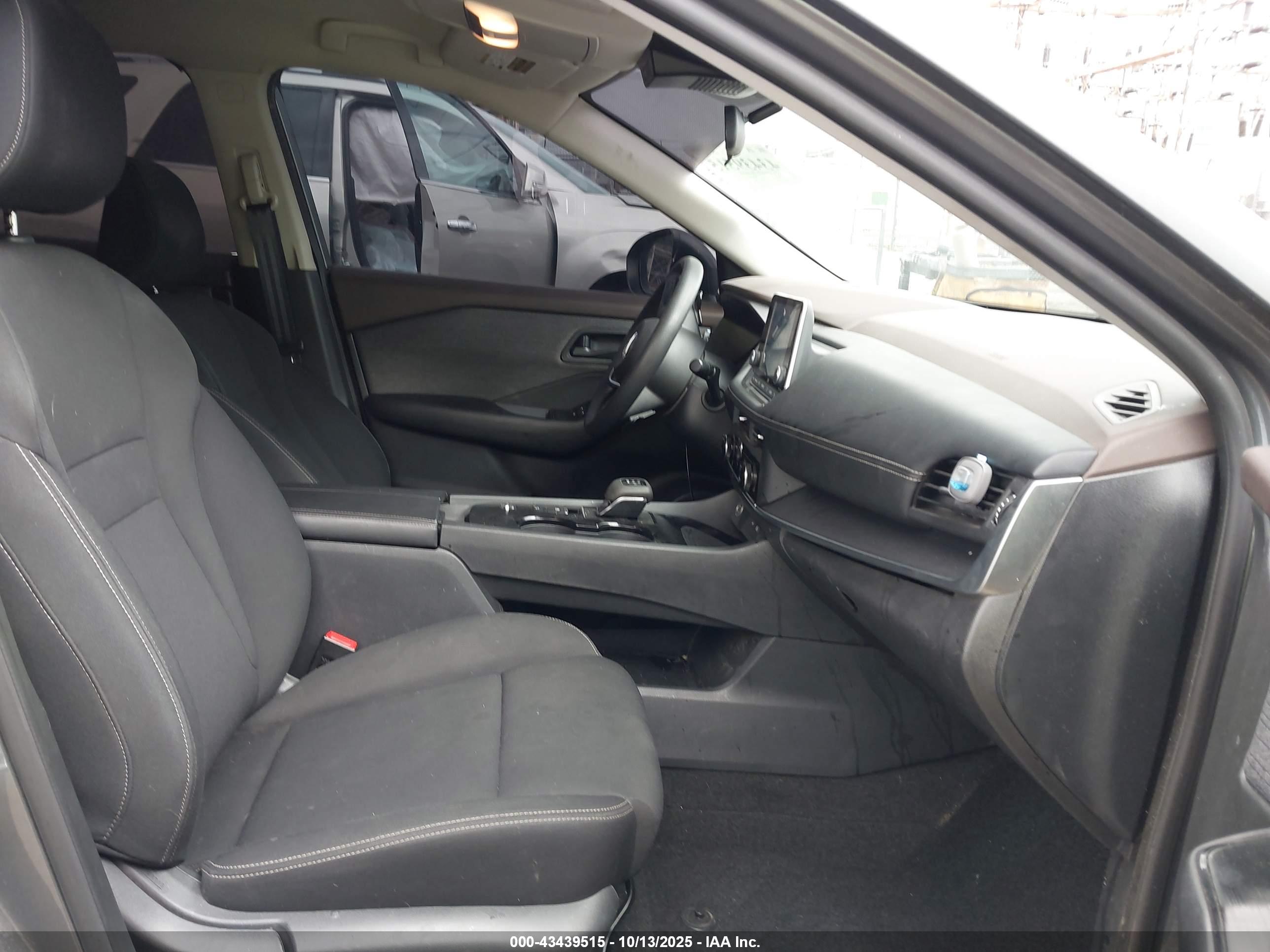 NISSAN ROGUE image 5