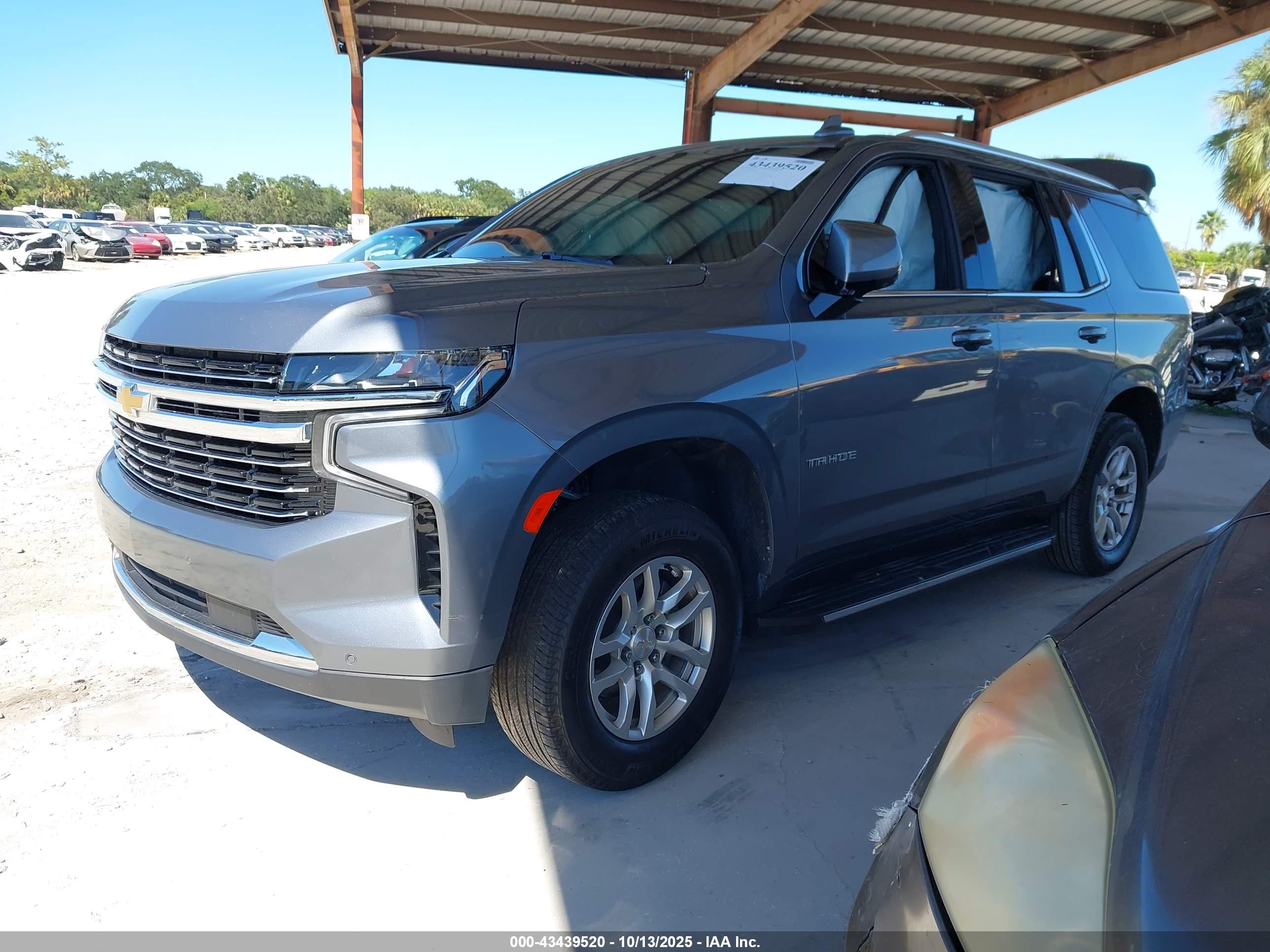 CHEVROLET TAHOE image 2
