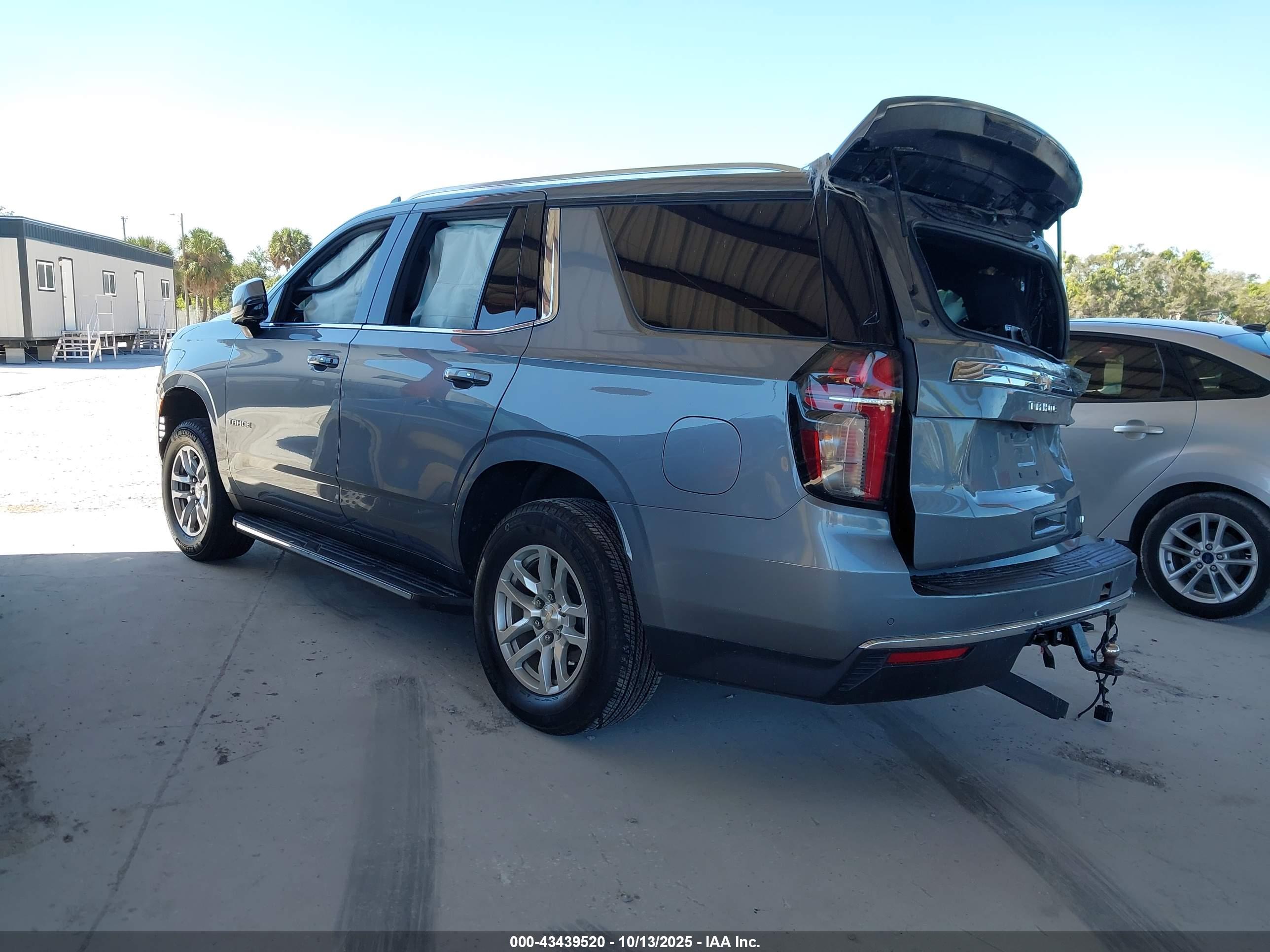 CHEVROLET TAHOE image 3