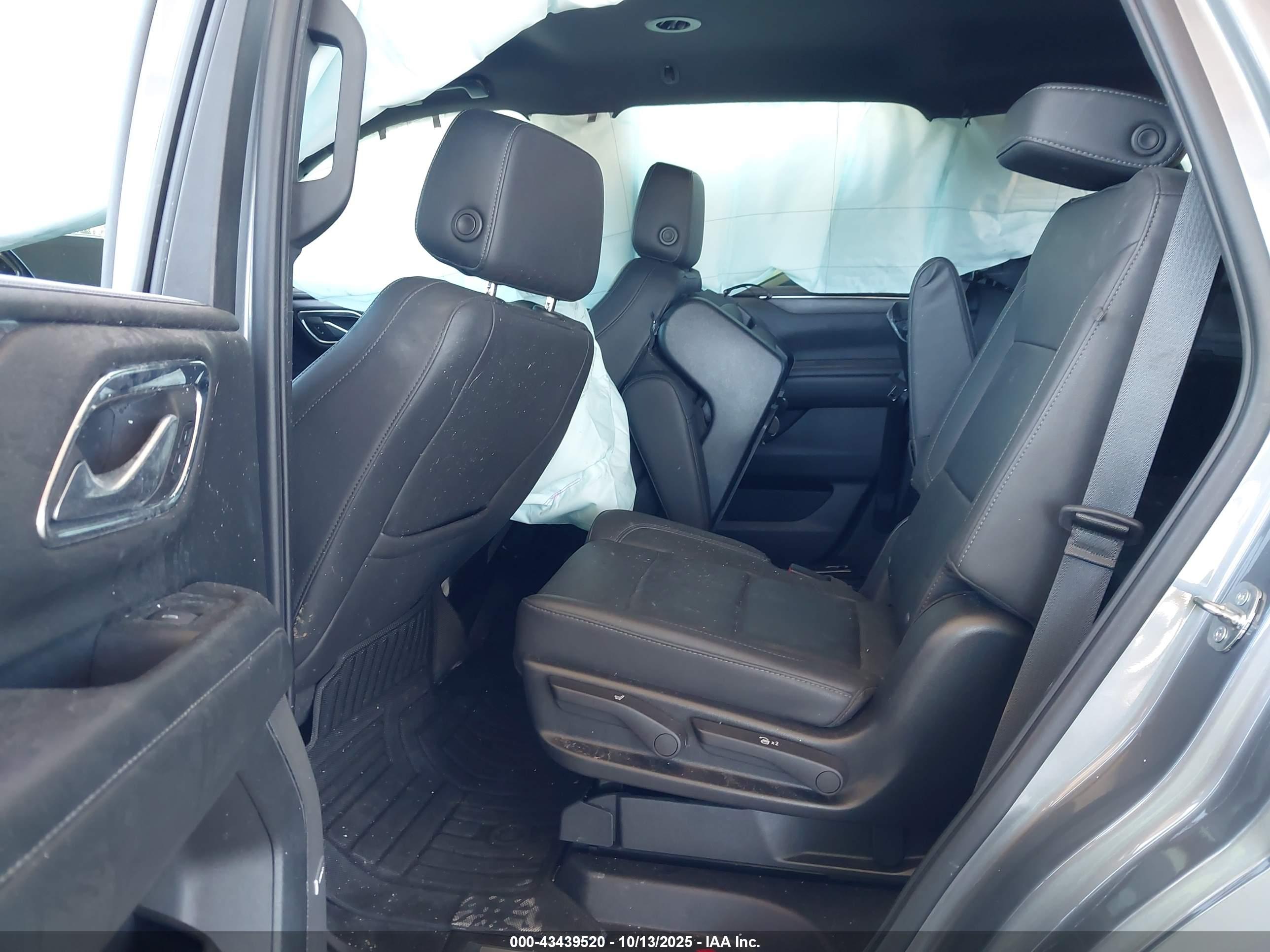 CHEVROLET TAHOE image 8