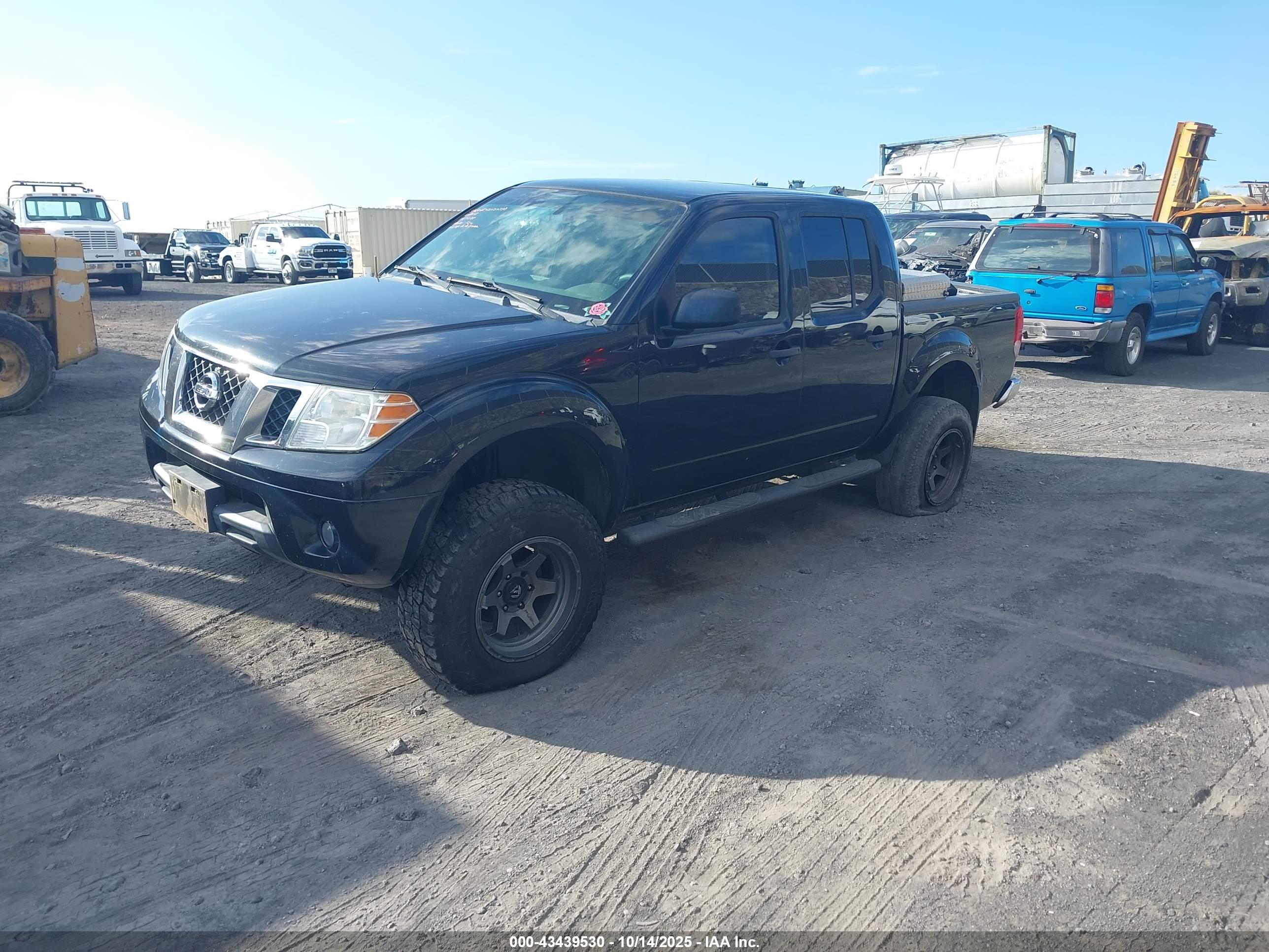 NISSAN FRONTIER image 2